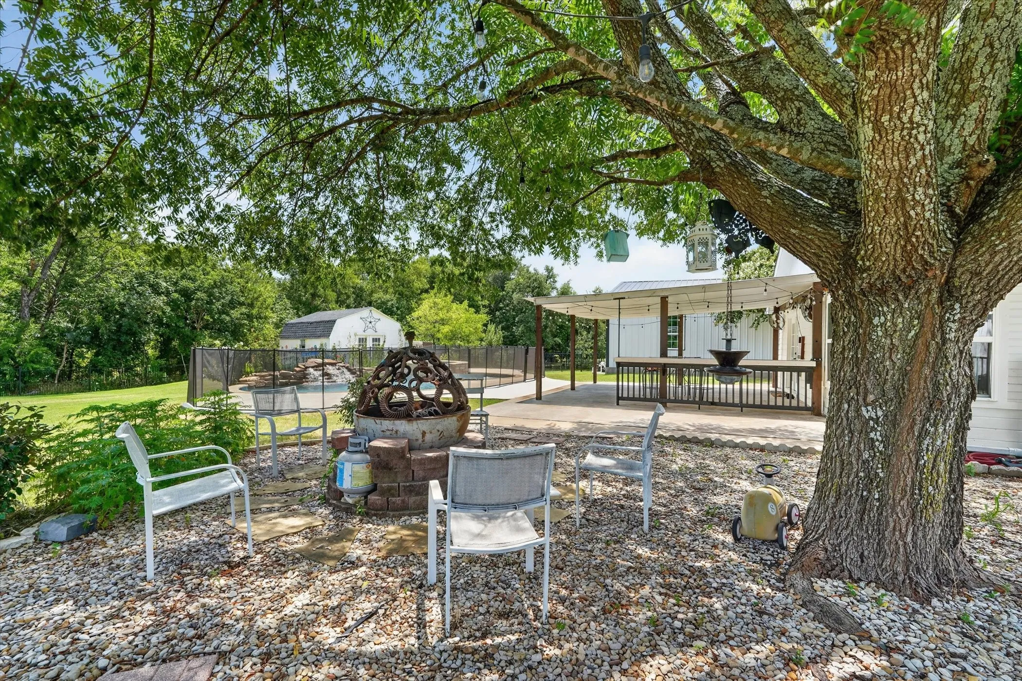 Single Family Residence For Sale in Collin County , 1425 Pioneer Drive, Lowry Crossing, Texas 75069, 2 Bedroom, 1 Bathroom, 2 Garage spaces, 1,400 Sqft, built in 1983, mls#21346172, Real Estate Agent in Lowry Crossing, Homes For Sale in Collin county, Homes For Sale in Lowry Crossing, Realtor in Lowry Crossing Texas, Real Estate Brokerage Independent Realty Texas, Luminita Cordes Realtor
