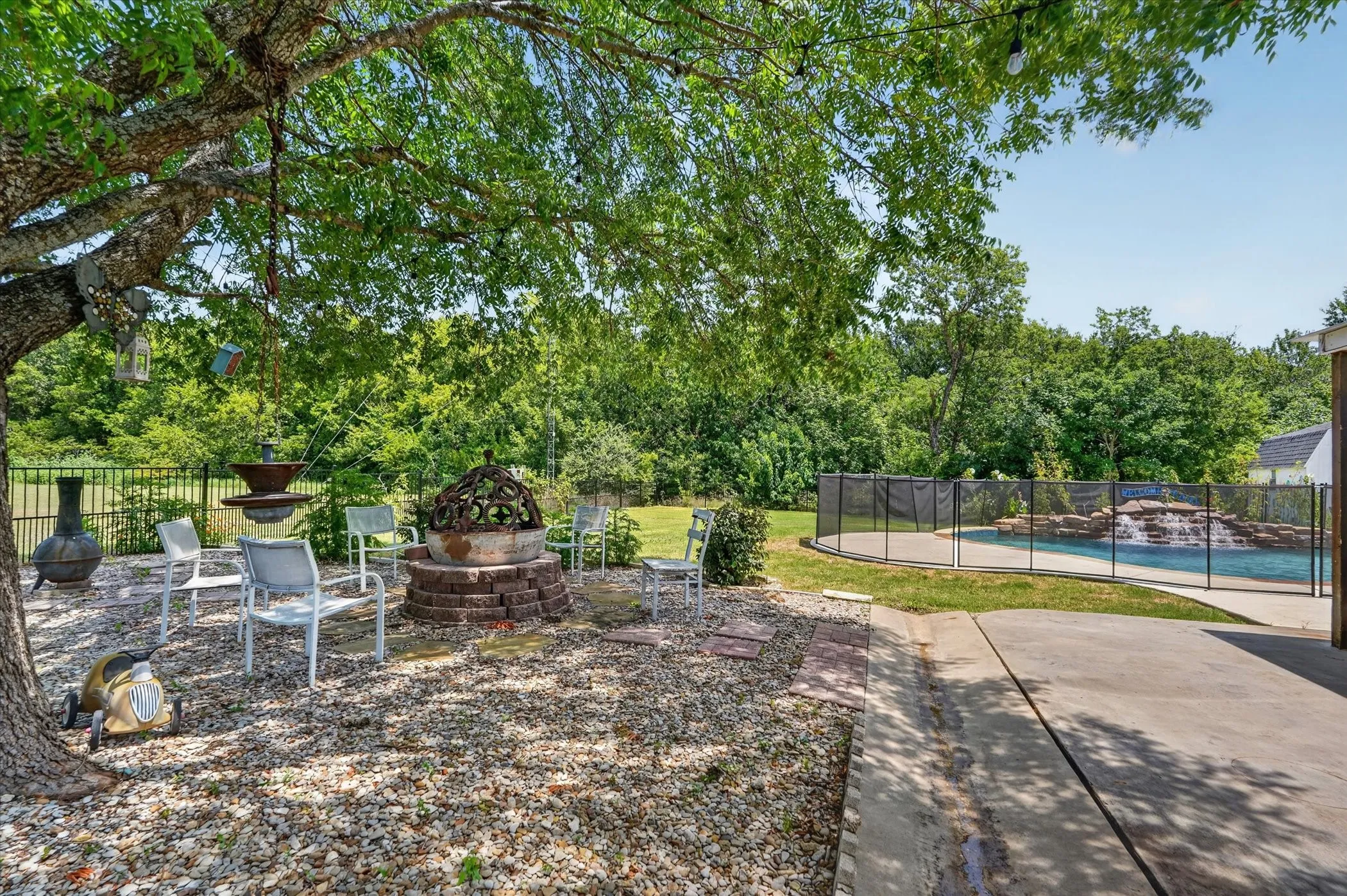 Single Family Residence For Sale in Collin County , 1425 Pioneer Drive, Lowry Crossing, Texas 75069, 2 Bedroom, 1 Bathroom, 2 Garage spaces, 1,400 Sqft, built in 1983, mls#21346172, Real Estate Agent in Lowry Crossing, Homes For Sale in Collin county, Homes For Sale in Lowry Crossing, Realtor in Lowry Crossing Texas, Real Estate Brokerage Independent Realty Texas, Luminita Cordes Realtor
