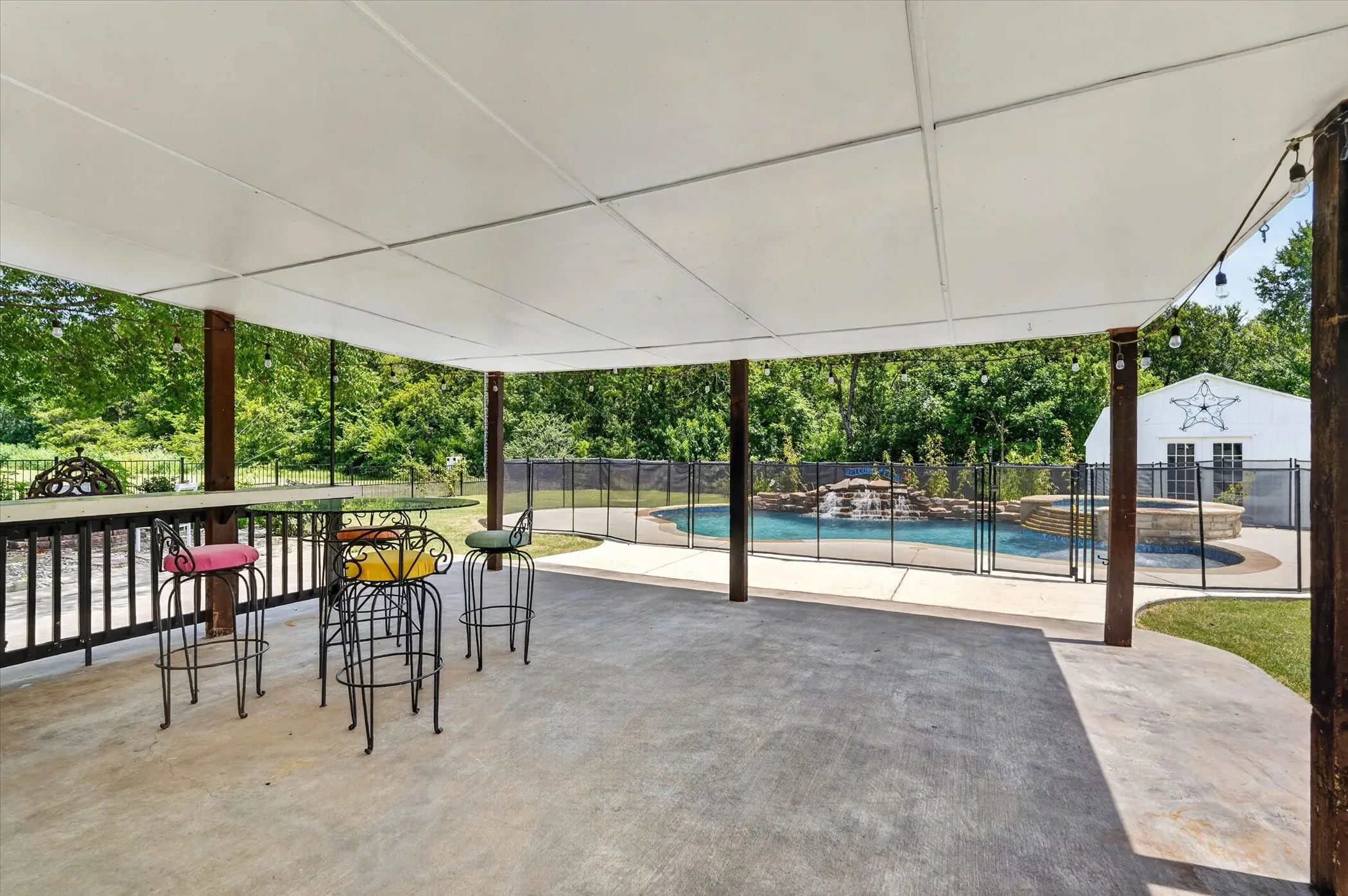 Single Family Residence For Sale in Collin County , 1425 Pioneer Drive, Lowry Crossing, Texas 75069, 2 Bedroom, 1 Bathroom, 2 Garage spaces, 1,400 Sqft, built in 1983, mls#21346172, Real Estate Agent in Lowry Crossing, Homes For Sale in Collin county, Homes For Sale in Lowry Crossing, Realtor in Lowry Crossing Texas, Real Estate Brokerage Independent Realty Texas, Luminita Cordes Realtor