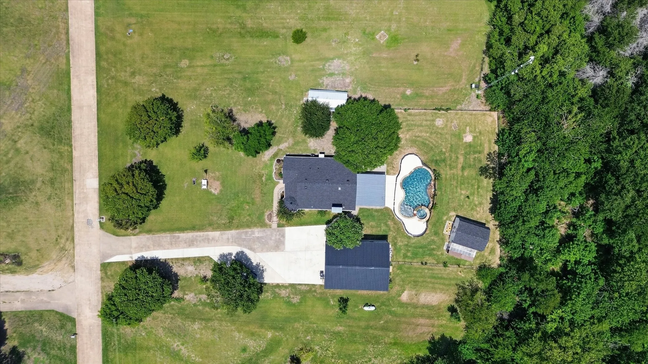 Single Family Residence For Sale in Collin County , 1425 Pioneer Drive, Lowry Crossing, Texas 75069, 2 Bedroom, 1 Bathroom, 2 Garage spaces, 1,400 Sqft, built in 1983, mls#21346172, Real Estate Agent in Lowry Crossing, Homes For Sale in Collin county, Homes For Sale in Lowry Crossing, Realtor in Lowry Crossing Texas, Real Estate Brokerage Independent Realty Texas, Luminita Cordes Realtor