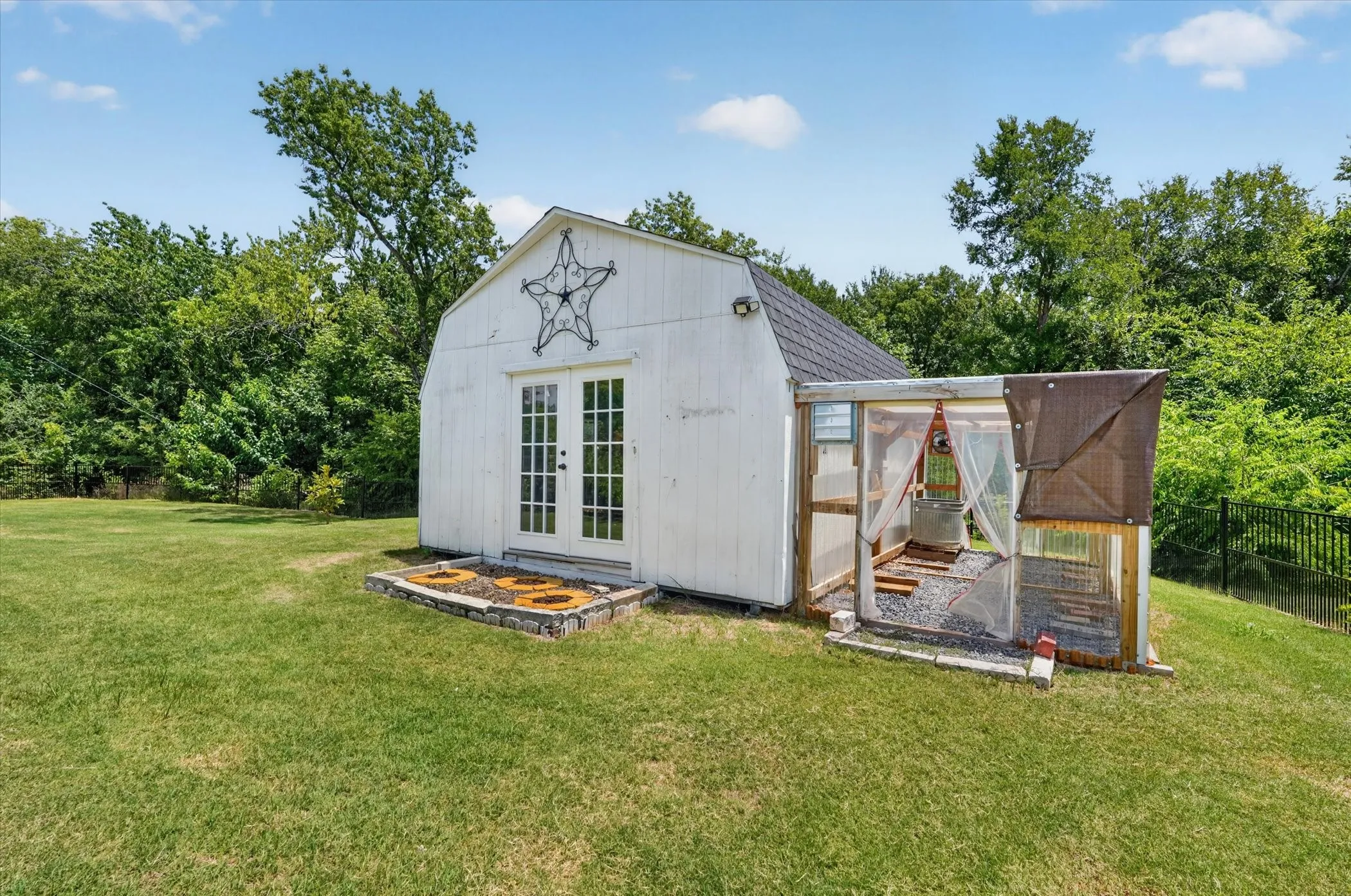Single Family Residence For Sale in Collin County , 1425 Pioneer Drive, Lowry Crossing, Texas 75069, 2 Bedroom, 1 Bathroom, 2 Garage spaces, 1,400 Sqft, built in 1983, mls#21346172, Real Estate Agent in Lowry Crossing, Homes For Sale in Collin county, Homes For Sale in Lowry Crossing, Realtor in Lowry Crossing Texas, Real Estate Brokerage Independent Realty Texas, Luminita Cordes Realtor
