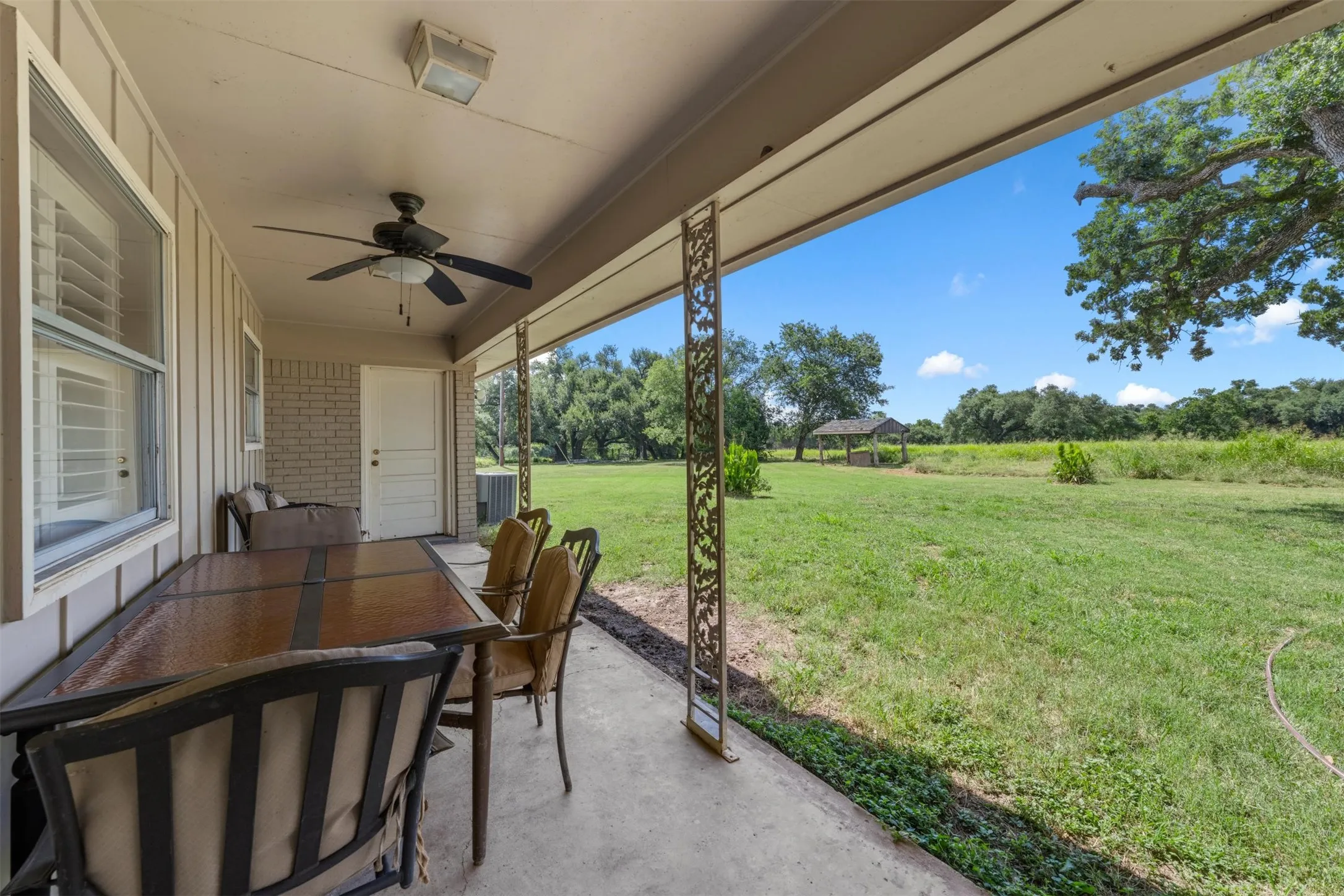Single Family Residence For Sale in Falls County , 1201 Rock Dam Road, Marlin, Texas 76661, 3 Bedroom, 3 Bathroom, 2 Garage spaces, 2,656 Sqft, built in 1960, mls#21345393, Real Estate Agent in Marlin, Homes For Sale in Falls county, Homes For Sale in Marlin, Realtor in Marlin Texas, Real Estate Brokerage Independent Realty Texas, Luminita Cordes Realtor