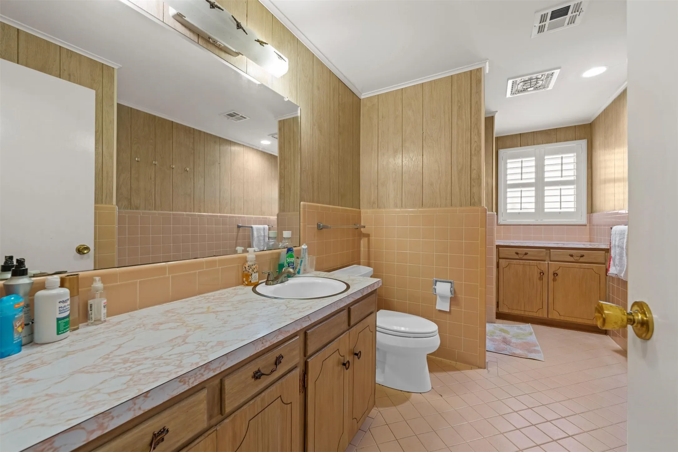 Single Family Residence For Sale in Falls County , 1201 Rock Dam Road, Marlin, Texas 76661, 3 Bedroom, 3 Bathroom, 2 Garage spaces, 2,656 Sqft, built in 1960, mls#21345393, Real Estate Agent in Marlin, Homes For Sale in Falls county, Homes For Sale in Marlin, Realtor in Marlin Texas, Real Estate Brokerage Independent Realty Texas, Luminita Cordes Realtor