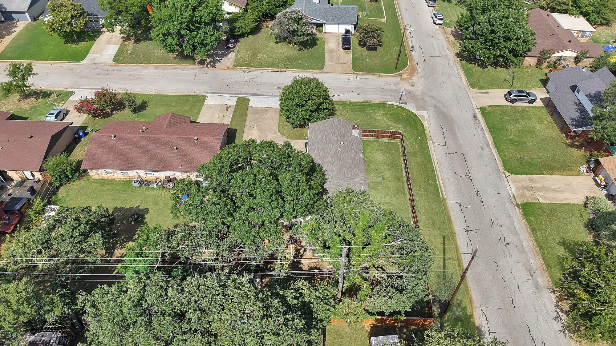 Single Family Residence For Sale in Tarrant County , 509 Henslee Drive, Euless, Texas 76040, 4 Bedroom, 2 Bathroom, Garage spaces, 1,810 Sqft, built in 1961, mls#21345132, Real Estate Agent in Euless, Homes For Sale in Tarrant county, Homes For Sale in Euless, Realtor in Euless Texas, Real Estate Brokerage Independent Realty Texas, Luminita Cordes Realtor