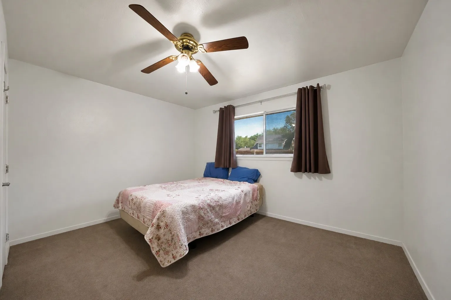 Single Family Residence For Sale in Tarrant County , 509 Henslee Drive, Euless, Texas 76040, 4 Bedroom, 2 Bathroom, Garage spaces, 1,810 Sqft, built in 1961, mls#21345132, Real Estate Agent in Euless, Homes For Sale in Tarrant county, Homes For Sale in Euless, Realtor in Euless Texas, Real Estate Brokerage Independent Realty Texas, Luminita Cordes Realtor