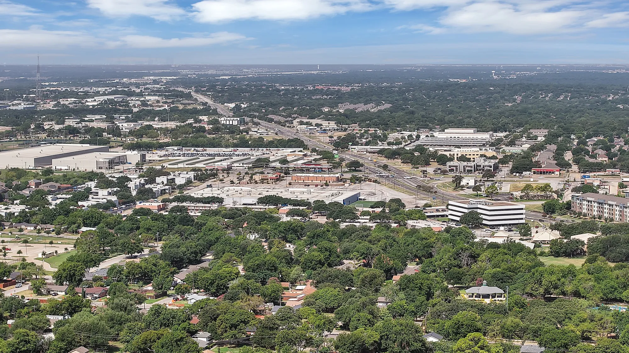 Single Family Residence For Sale in Tarrant County , 509 Henslee Drive, Euless, Texas 76040, 4 Bedroom, 2 Bathroom, Garage spaces, 1,810 Sqft, built in 1961, mls#21345132, Real Estate Agent in Euless, Homes For Sale in Tarrant county, Homes For Sale in Euless, Realtor in Euless Texas, Real Estate Brokerage Independent Realty Texas, Luminita Cordes Realtor