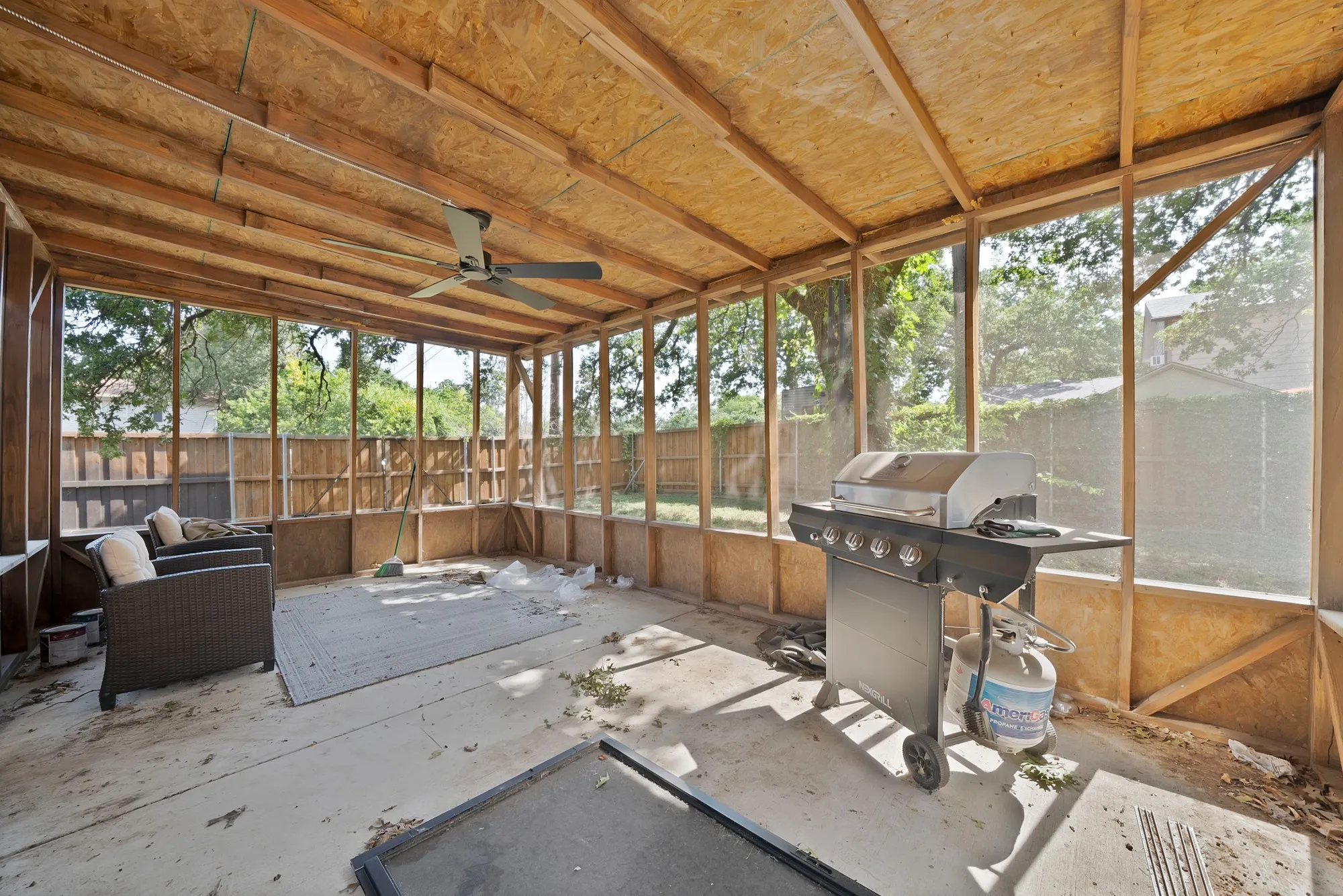 Single Family Residence For Sale in Tarrant County , 509 Henslee Drive, Euless, Texas 76040, 4 Bedroom, 2 Bathroom, Garage spaces, 1,810 Sqft, built in 1961, mls#21345132, Real Estate Agent in Euless, Homes For Sale in Tarrant county, Homes For Sale in Euless, Realtor in Euless Texas, Real Estate Brokerage Independent Realty Texas, Luminita Cordes Realtor
