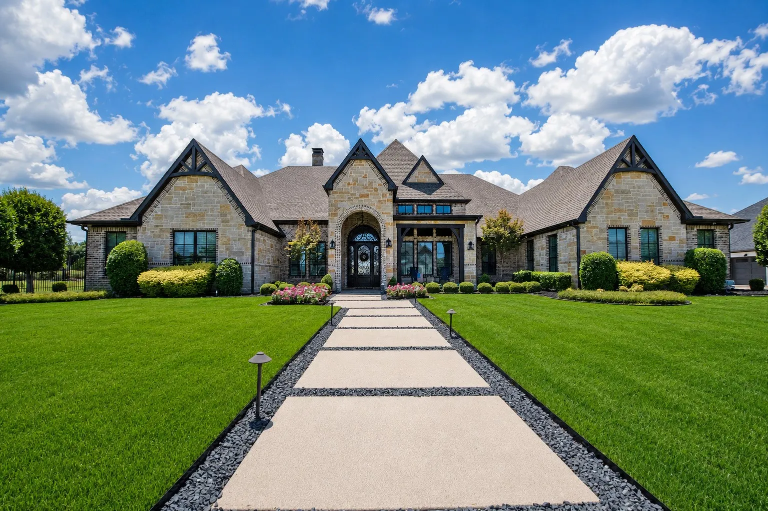 Single Family Residence For Sale in Rockwall County , 306 Renaissance Lane, Heath, Texas 75032, 4 Bedroom, 5 Bathroom, 4 Garage spaces, 5,151 Sqft, built in 2018, mls#21346154, Real Estate Agent in Heath, Homes For Sale in Rockwall county, Homes For Sale in Heath, Realtor in Heath Texas, Real Estate Brokerage Independent Realty Texas, Luminita Cordes Realtor