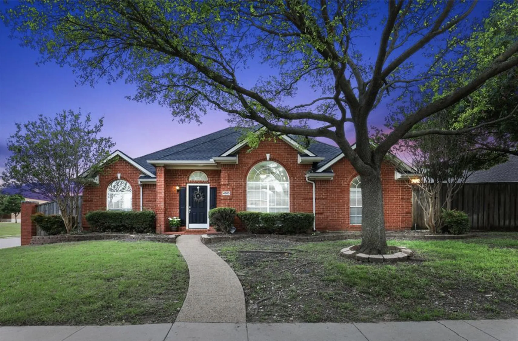 Single Family Residence For Rent in Collin County , 4500 Portrait Lane, Plano, Texas 75024, 4 Bedroom, 2 Bathroom, 2 Garage spaces, 2,179 Sqft, built in 1994, mls#21345847, Real Estate Agent in Plano, Homes For Rent in Collin county, Homes For Rent in Plano, Realtor in Plano Texas, Real Estate Brokerage Independent Realty Texas, Luminita Cordes Realtor