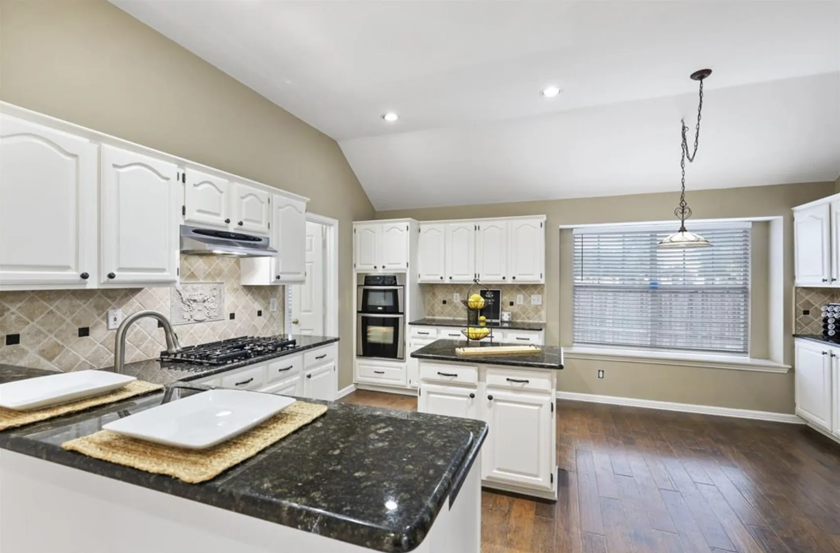 Single Family Residence For Rent in Collin County , 4500 Portrait Lane, Plano, Texas 75024, 4 Bedroom, 2 Bathroom, 2 Garage spaces, 2,179 Sqft, built in 1994, mls#21345847, Real Estate Agent in Plano, Homes For Rent in Collin county, Homes For Rent in Plano, Realtor in Plano Texas, Real Estate Brokerage Independent Realty Texas, Luminita Cordes Realtor
