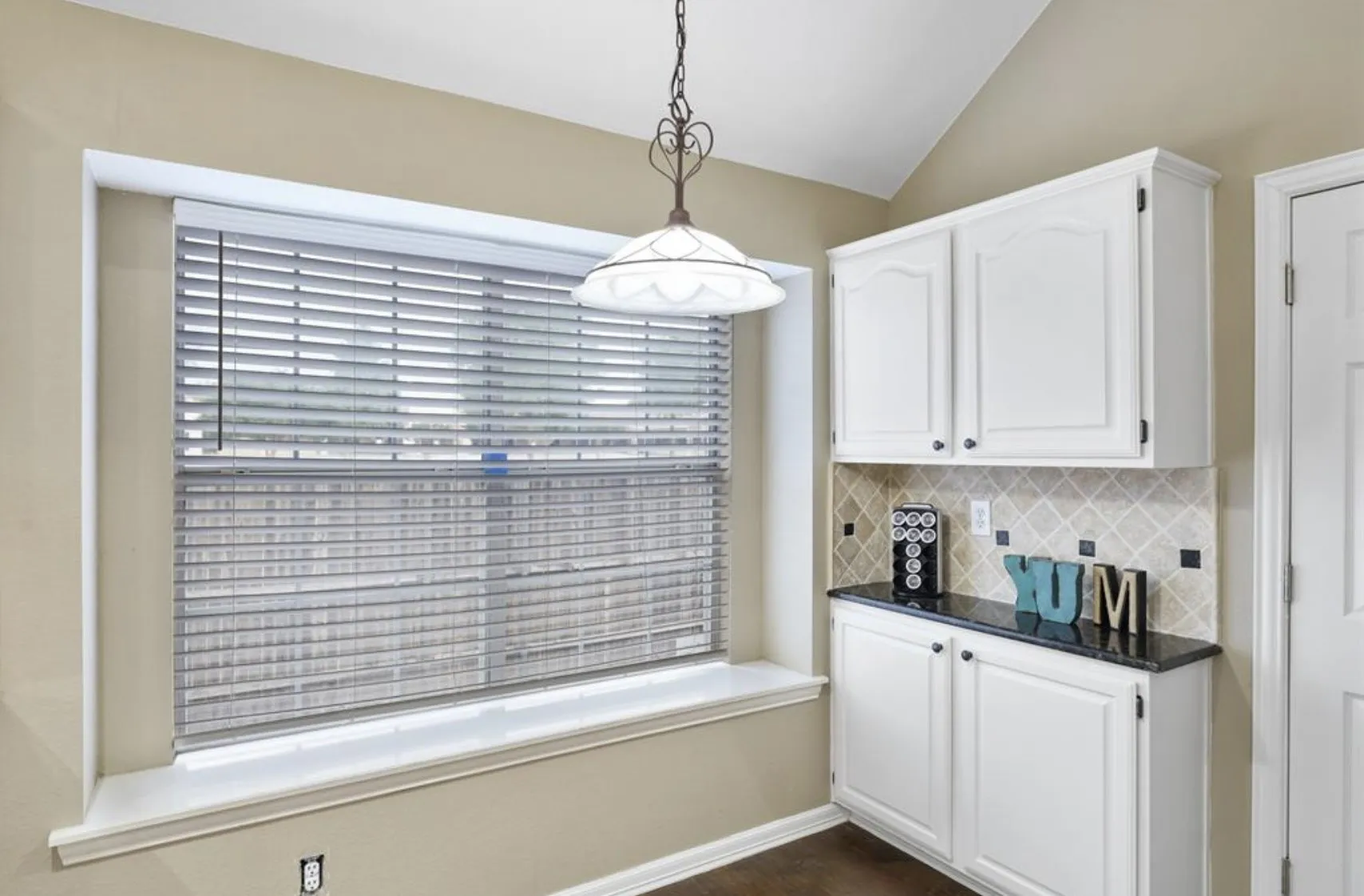 Single Family Residence For Rent in Collin County , 4500 Portrait Lane, Plano, Texas 75024, 4 Bedroom, 2 Bathroom, 2 Garage spaces, 2,179 Sqft, built in 1994, mls#21345847, Real Estate Agent in Plano, Homes For Rent in Collin county, Homes For Rent in Plano, Realtor in Plano Texas, Real Estate Brokerage Independent Realty Texas, Luminita Cordes Realtor