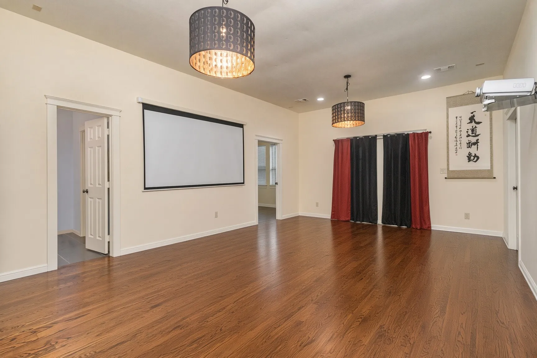 Single Family Residence For Sale in Collin County , 4455 Lake Breeze Drive, Mc Kinney, Texas 75071, 4 Bedroom, 3 Bathroom, 3 Garage spaces, 4,372 Sqft, built in 2014, mls#21305230, Real Estate Agent in Mc Kinney, Homes For Sale in Collin county, Homes For Sale in Mc Kinney, Realtor in Mc Kinney Texas, Real Estate Brokerage Independent Realty Texas, Luminita Cordes Realtor