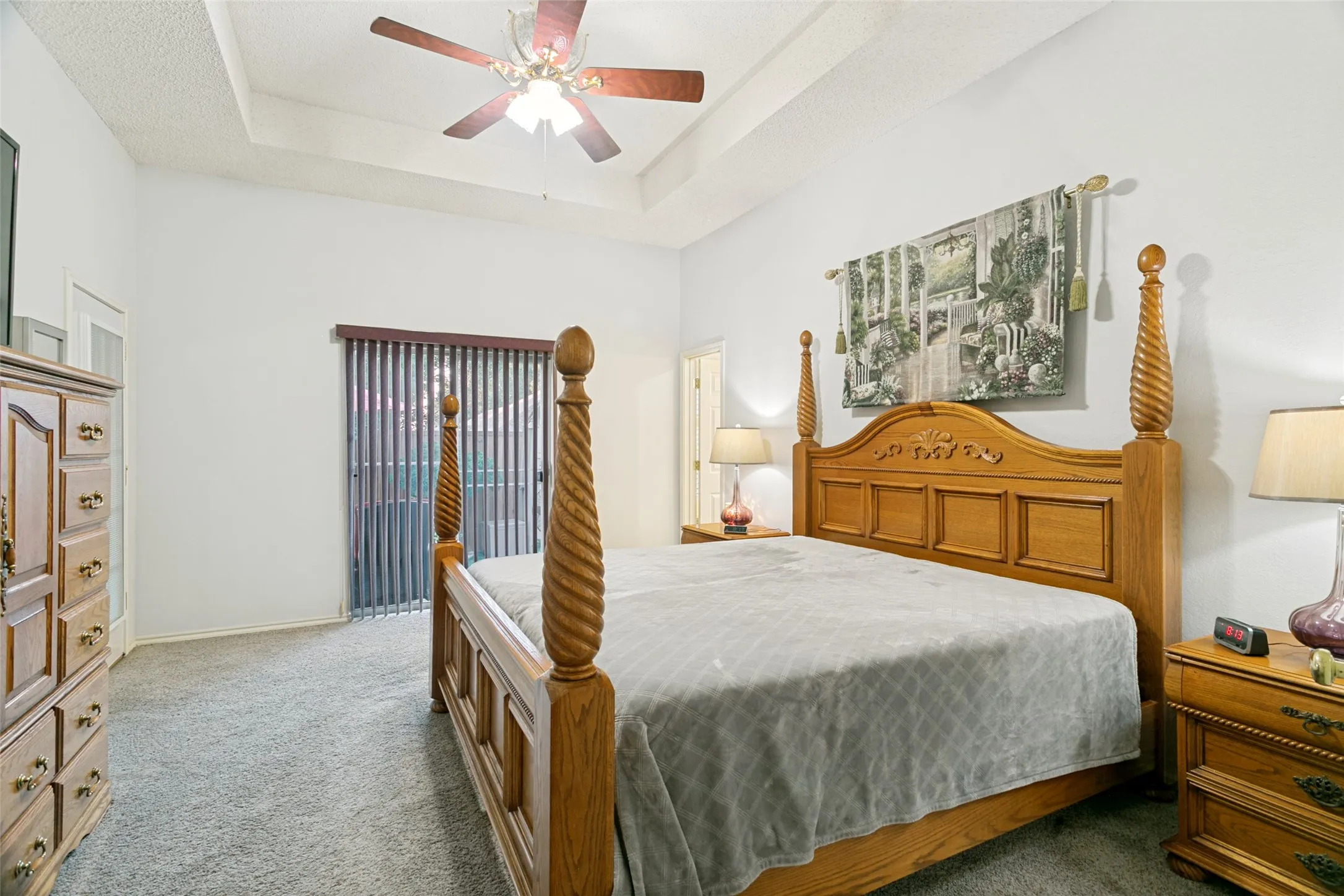 Single Family Residence For Sale in Denton County , 521 Millican Drive, Lewisville, Texas 75057, 3 Bedroom, 2 Bathroom, 2 Garage spaces, 1,750 Sqft, built in 1986, mls#21343546, Real Estate Agent in Lewisville, Homes For Sale in Denton county, Homes For Sale in Lewisville, Realtor in Lewisville Texas, Real Estate Brokerage Independent Realty Texas, Luminita Cordes Realtor