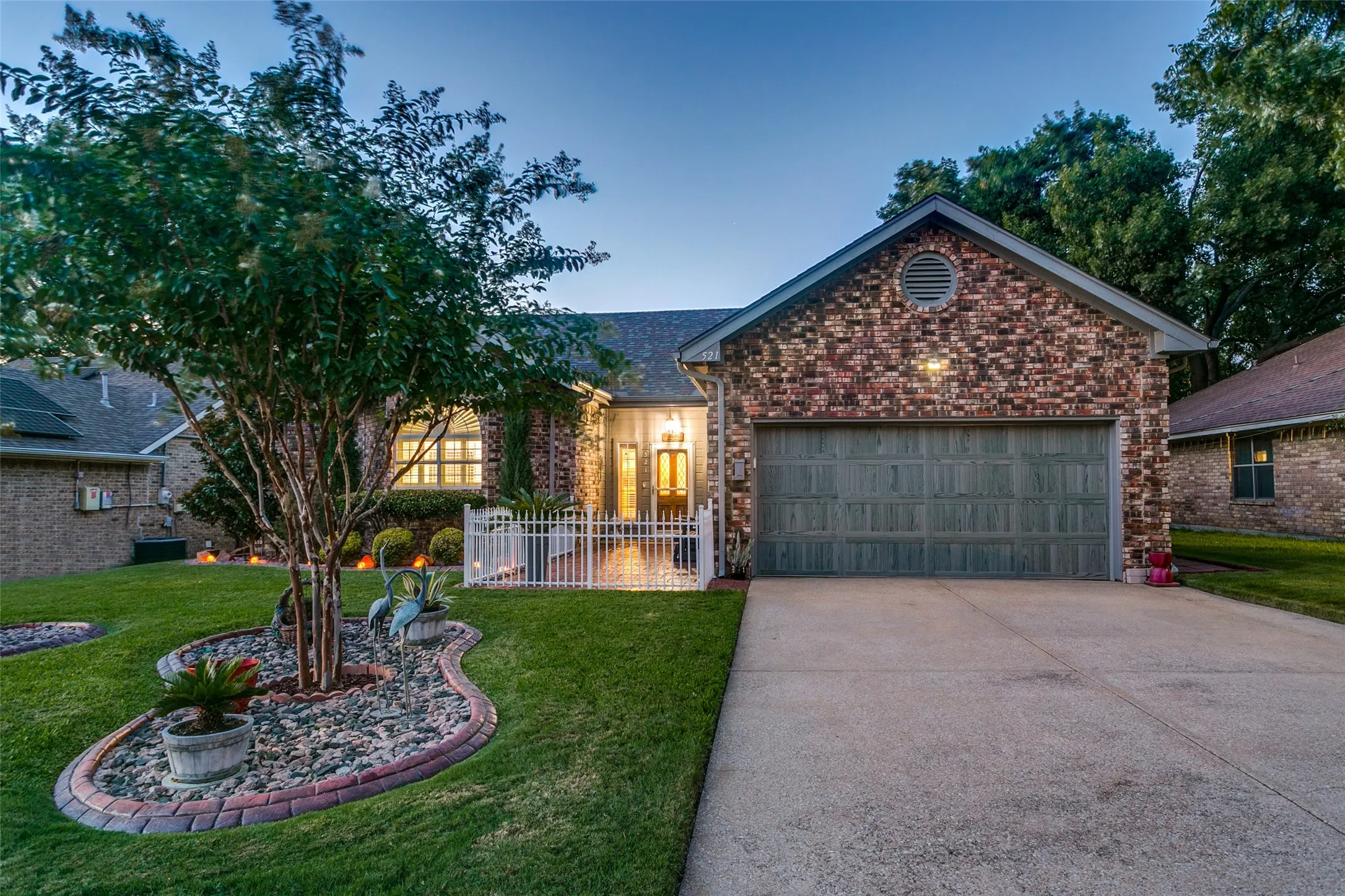 Single Family Residence For Sale in Denton County , 521 Millican Drive, Lewisville, Texas 75057, 3 Bedroom, 2 Bathroom, 2 Garage spaces, 1,750 Sqft, built in 1986, mls#21343546, Real Estate Agent in Lewisville, Homes For Sale in Denton county, Homes For Sale in Lewisville, Realtor in Lewisville Texas, Real Estate Brokerage Independent Realty Texas, Luminita Cordes Realtor