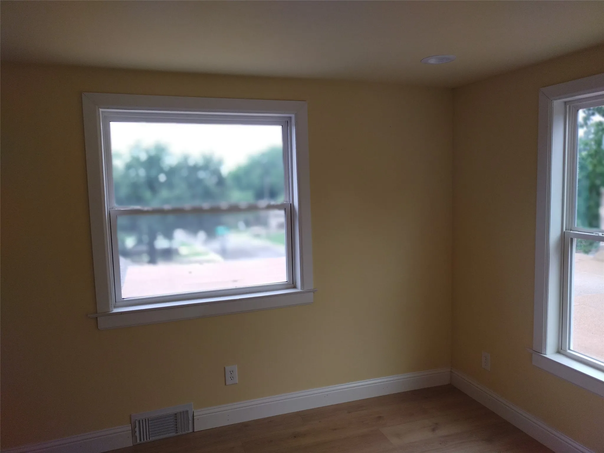 Single Family Residence For Sale in Johnson County , 202 SW Cindy Lane, Burleson, Texas 76028, 5 Bedrooms, 4 Bathrooms, 2 Garage spaces, 2,743 Sqft, built in 1963, Price $369,000, mls#21345693, Real Estate Agent in Burleson, Homes For Sale in Johnson county, Homes For Sale in Burleson, Realtor in Burleson Texas, Real Estate Brokerage Independent Realty Texas, Luminita Cordes Realtor