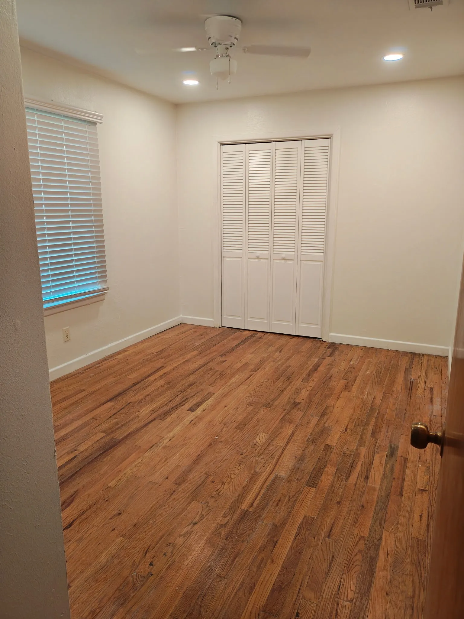 Single Family Residence For Rent in Mc Lennan County , 307 N Playdium Drive, West, Texas 76691, 2 Bedroom, 1 Bathroom, Garage spaces, 952 Sqft, built in 1965, mls#21345934, Real Estate Agent in West, Homes For Rent in Mc Lennan county, Homes For Rent in West, Realtor in West Texas, Real Estate Brokerage Independent Realty Texas, Luminita Cordes Realtor