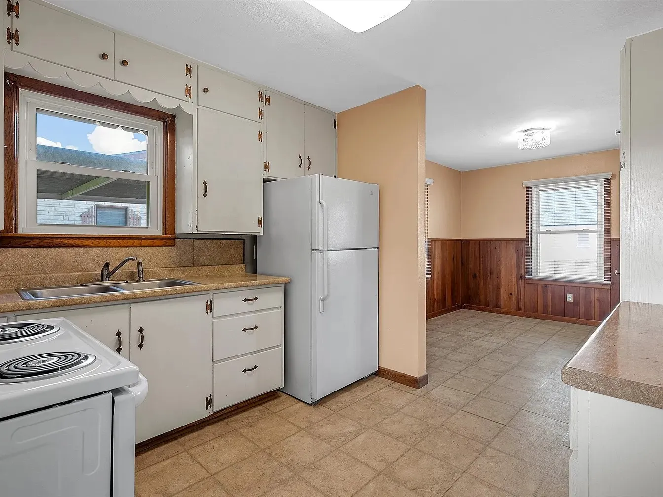 Single Family Residence For Rent in Mc Lennan County , 307 N Playdium Drive, West, Texas 76691, 2 Bedroom, 1 Bathroom, Garage spaces, 952 Sqft, built in 1965, mls#21345934, Real Estate Agent in West, Homes For Rent in Mc Lennan county, Homes For Rent in West, Realtor in West Texas, Real Estate Brokerage Independent Realty Texas, Luminita Cordes Realtor