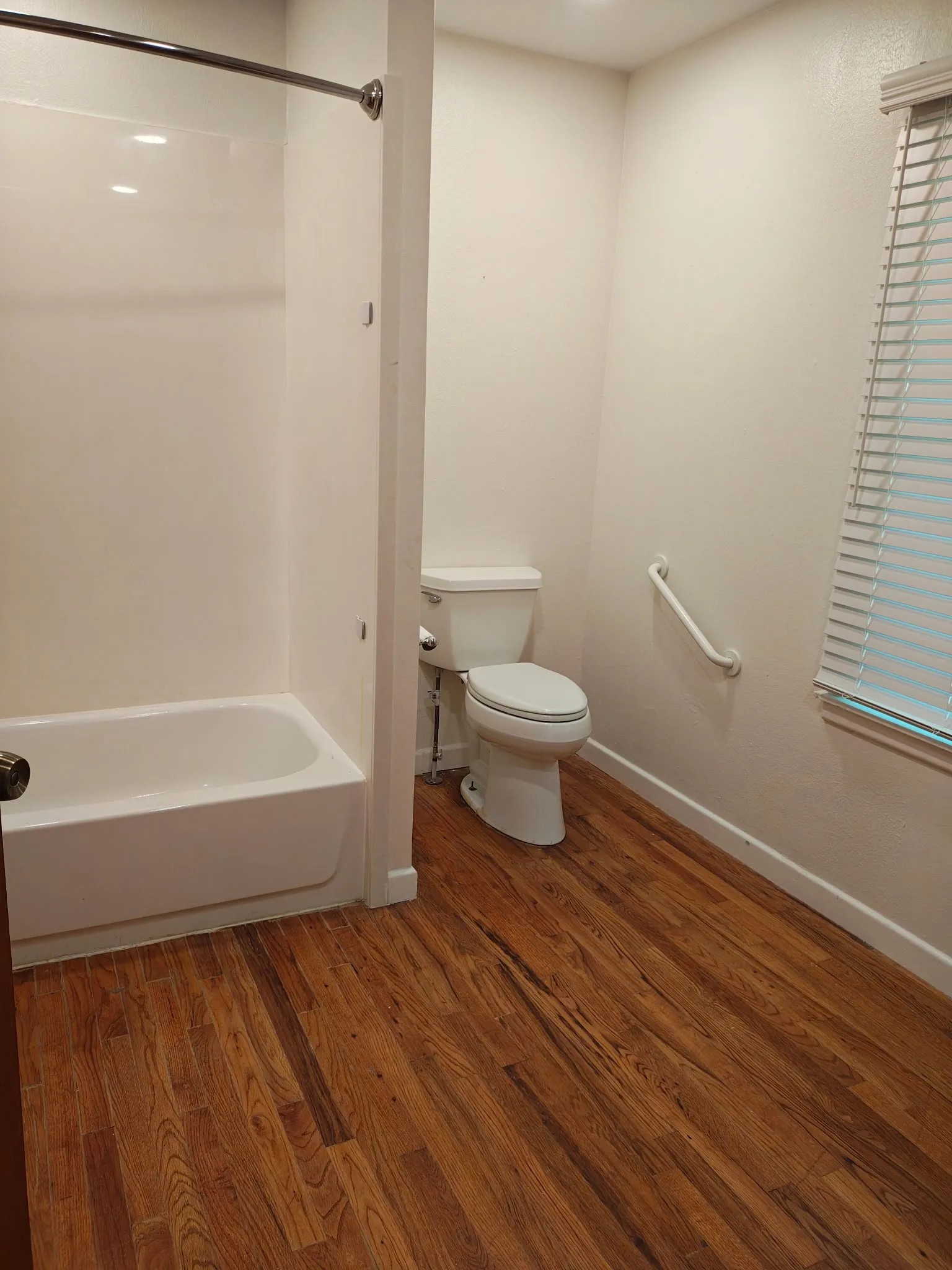 Single Family Residence For Rent in Mc Lennan County , 307 N Playdium Drive, West, Texas 76691, 2 Bedroom, 1 Bathroom, Garage spaces, 952 Sqft, built in 1965, mls#21345934, Real Estate Agent in West, Homes For Rent in Mc Lennan county, Homes For Rent in West, Realtor in West Texas, Real Estate Brokerage Independent Realty Texas, Luminita Cordes Realtor
