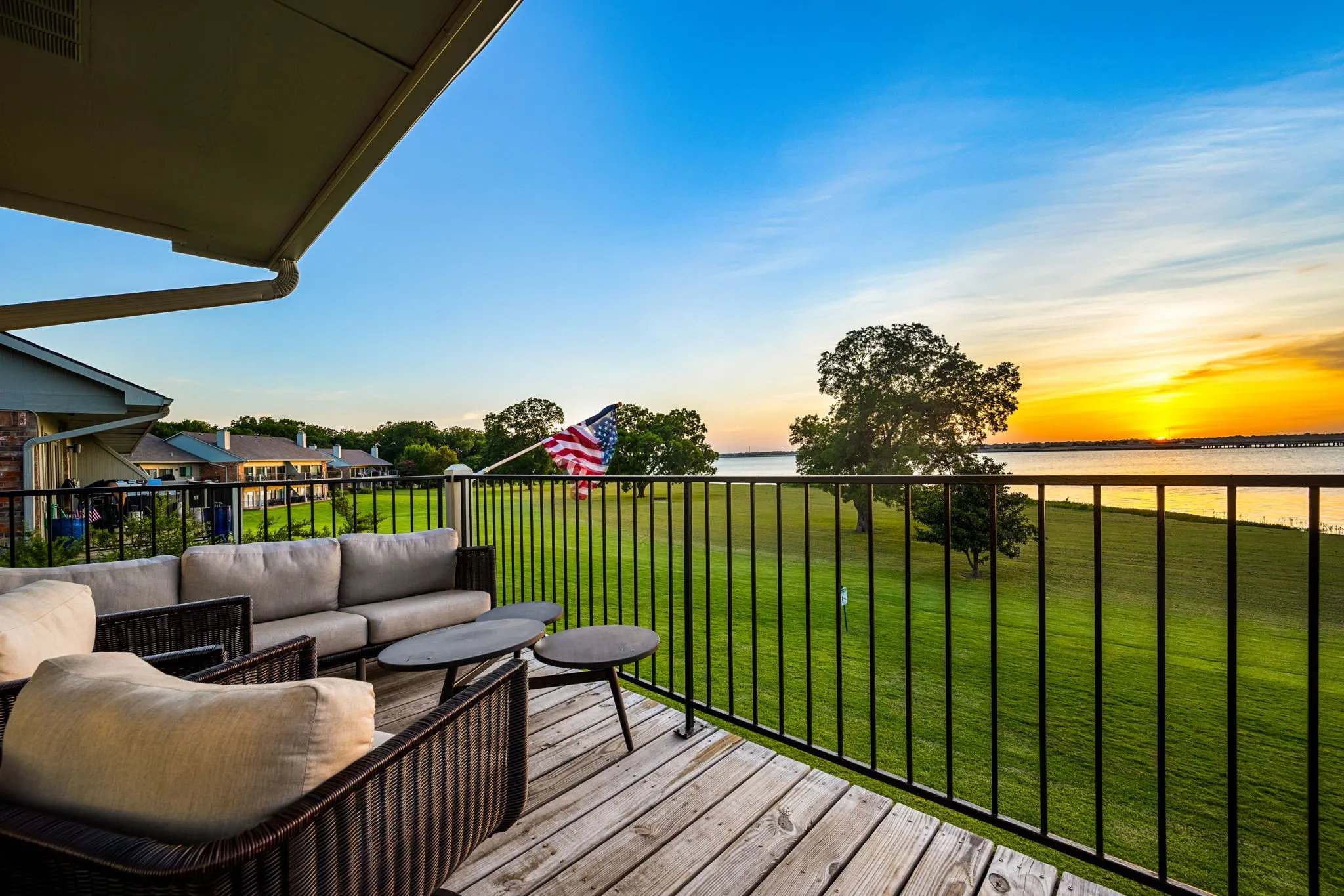 Condominium For Sale in Rockwall County , 1860 Signal Ridge Place, Rockwall, Texas 75032, 3 Bedroom, 2 Bathroom, Garage spaces, 1,362 Sqft, built in 1997, mls#21339266, Real Estate Agent in Rockwall, Homes For Sale in Rockwall county, Homes For Sale in Rockwall, Realtor in Rockwall Texas, Real Estate Brokerage Independent Realty Texas, Luminita Cordes Realtor