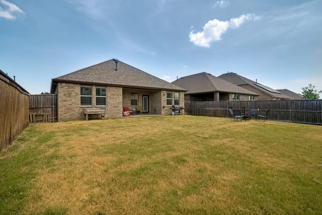 Single Family Residence For Sale in Collin County , 400 Cowboy Way, Anna, Texas 75409, 3 Bedroom, 2 Bathroom, 2 Garage spaces, 1,629 Sqft, built in 2020, mls#21342953, Real Estate Agent in Anna, Homes For Sale in Collin county, Homes For Sale in Anna, Realtor in Anna Texas, Real Estate Brokerage Independent Realty Texas, Luminita Cordes Realtor