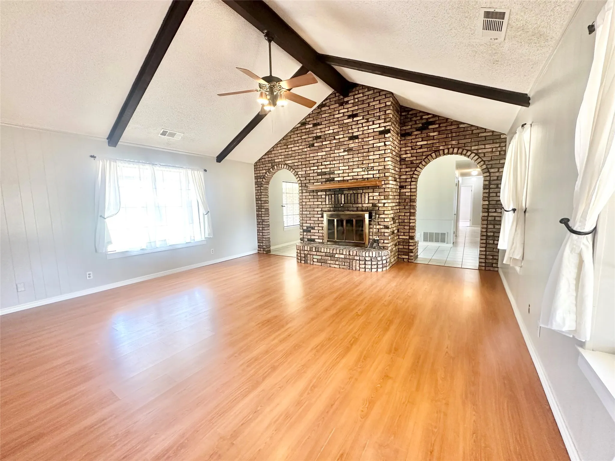Single Family Residence For Rent in Denton County , 2829 Bailey Lane, Aubrey, Texas 76227, 4 Bedroom, 2 Bathroom, 2 Garage spaces, 3,069 Sqft, built in 1975, mls#21346091, Real Estate Agent in Aubrey, Homes For Rent in Denton county, Homes For Rent in Aubrey, Realtor in Aubrey Texas, Real Estate Brokerage Independent Realty Texas, Luminita Cordes Realtor