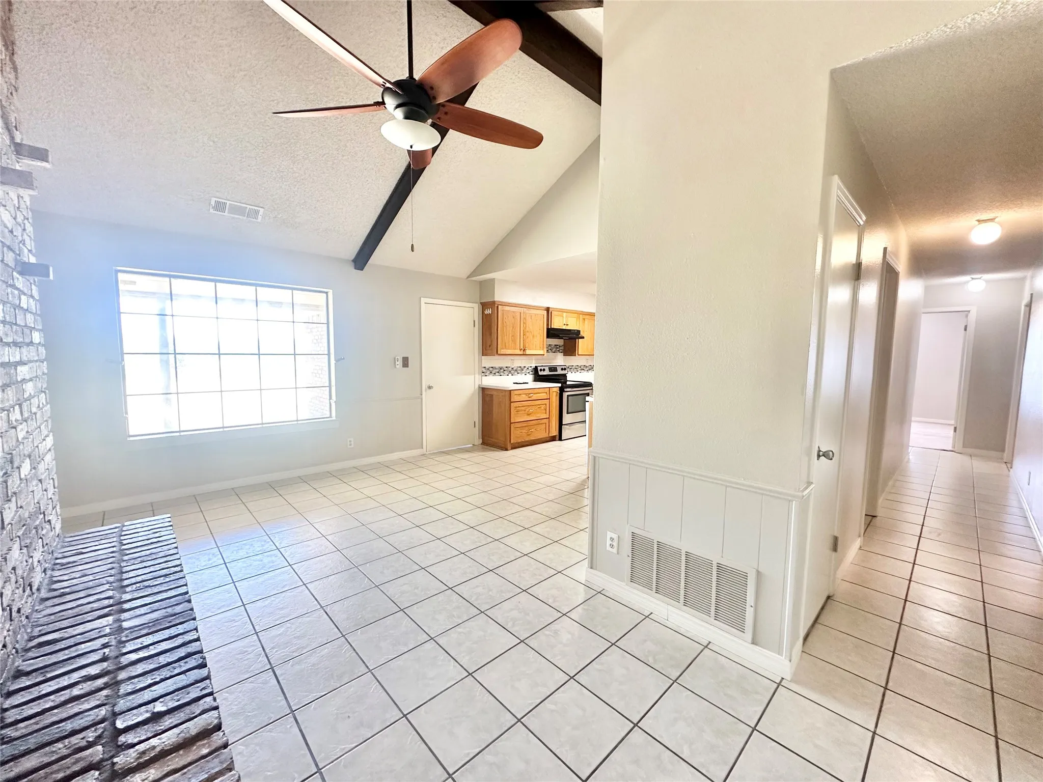 Single Family Residence For Rent in Denton County , 2829 Bailey Lane, Aubrey, Texas 76227, 4 Bedroom, 2 Bathroom, 2 Garage spaces, 3,069 Sqft, built in 1975, mls#21346091, Real Estate Agent in Aubrey, Homes For Rent in Denton county, Homes For Rent in Aubrey, Realtor in Aubrey Texas, Real Estate Brokerage Independent Realty Texas, Luminita Cordes Realtor