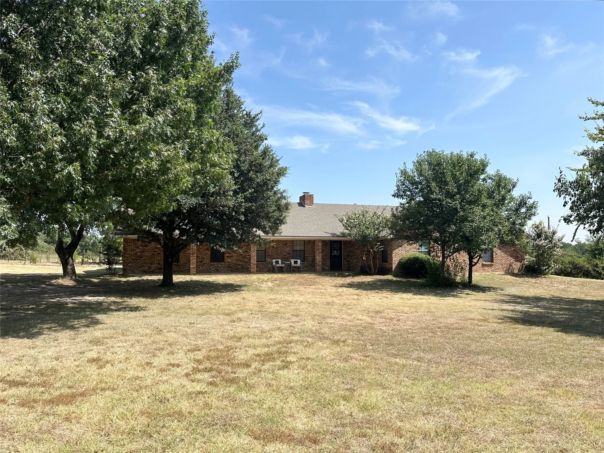Single Family Residence For Rent in Denton County , 2829 Bailey Lane, Aubrey, Texas 76227, 4 Bedroom, 2 Bathroom, 2 Garage spaces, 3,069 Sqft, built in 1975, mls#21346091, Real Estate Agent in Aubrey, Homes For Rent in Denton county, Homes For Rent in Aubrey, Realtor in Aubrey Texas, Real Estate Brokerage Independent Realty Texas, Luminita Cordes Realtor