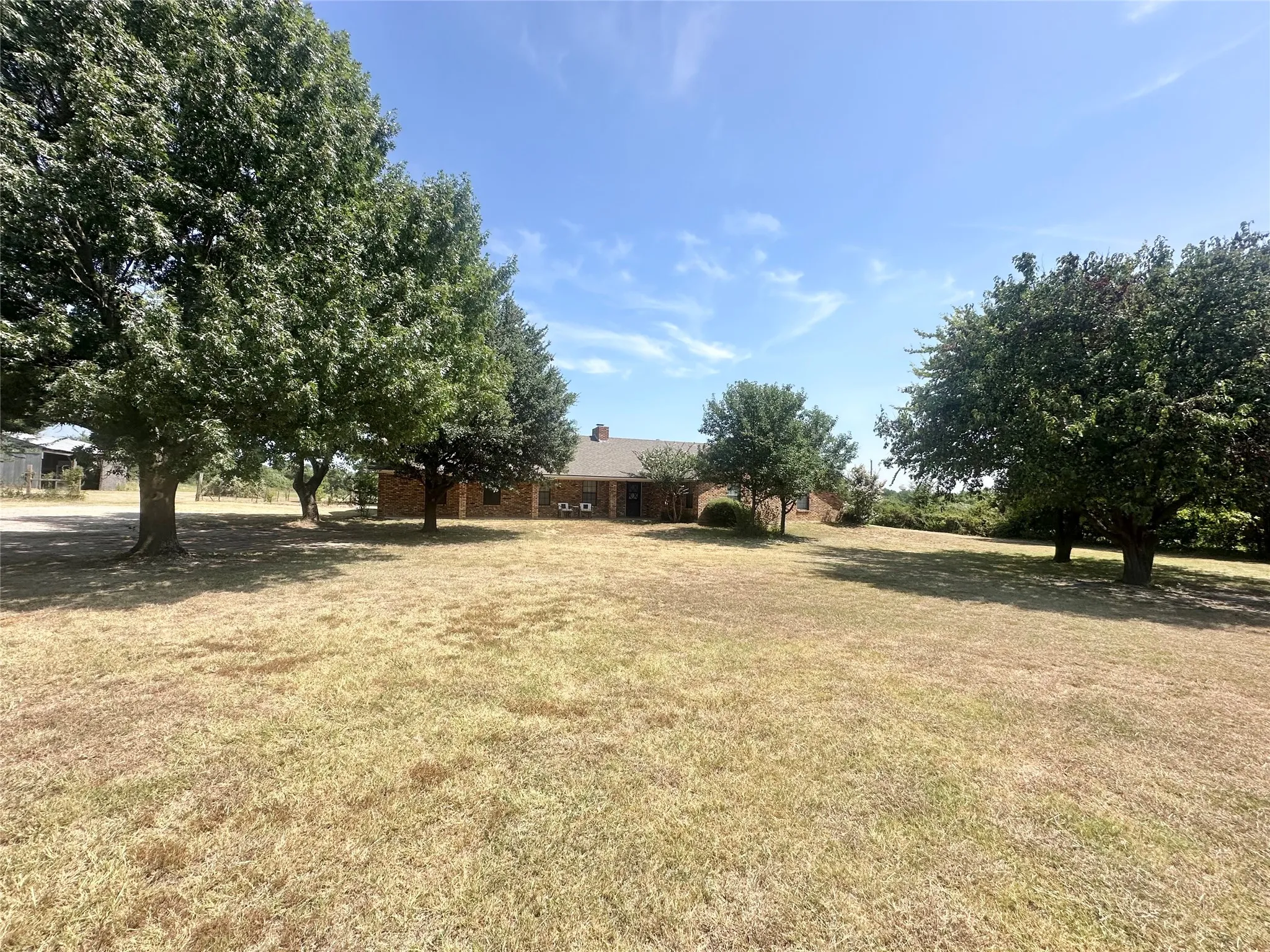 Single Family Residence For Rent in Denton County , 2829 Bailey Lane, Aubrey, Texas 76227, 4 Bedroom, 2 Bathroom, 2 Garage spaces, 3,069 Sqft, built in 1975, mls#21346091, Real Estate Agent in Aubrey, Homes For Rent in Denton county, Homes For Rent in Aubrey, Realtor in Aubrey Texas, Real Estate Brokerage Independent Realty Texas, Luminita Cordes Realtor