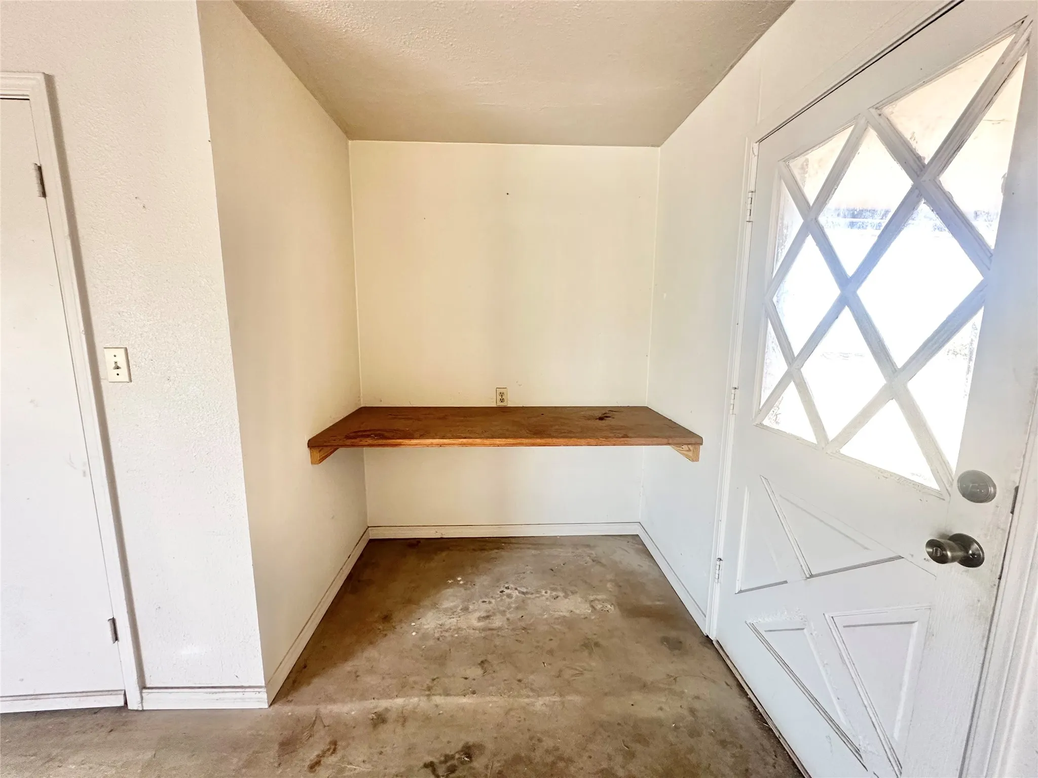 Single Family Residence For Rent in Denton County , 2829 Bailey Lane, Aubrey, Texas 76227, 4 Bedroom, 2 Bathroom, 2 Garage spaces, 3,069 Sqft, built in 1975, mls#21346091, Real Estate Agent in Aubrey, Homes For Rent in Denton county, Homes For Rent in Aubrey, Realtor in Aubrey Texas, Real Estate Brokerage Independent Realty Texas, Luminita Cordes Realtor