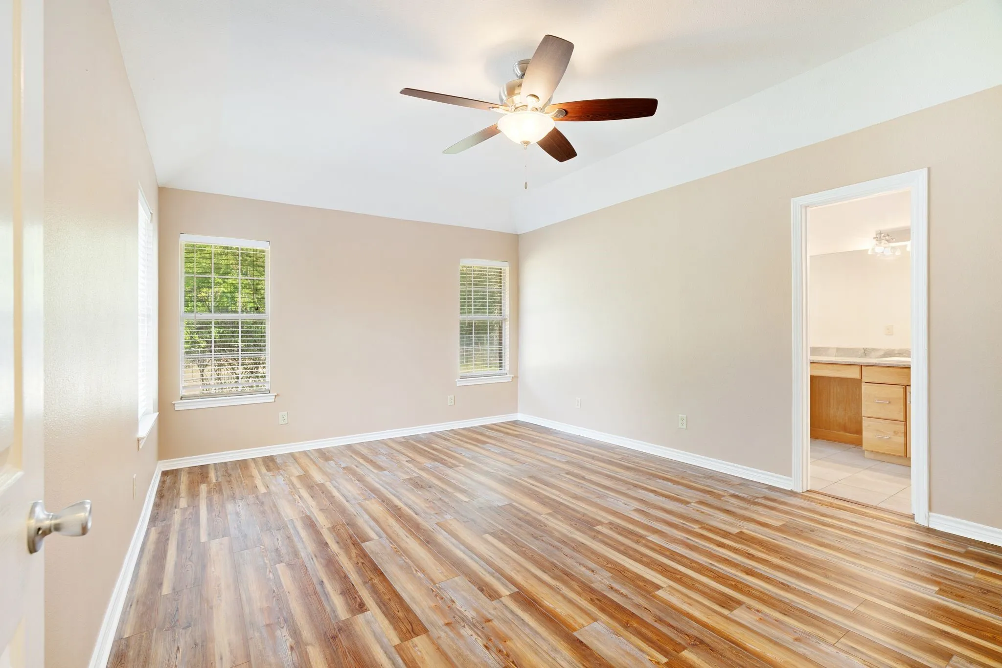 Single Family Residence For Sale in Lamar County , 329 Helena Drive, Powderly, Texas 75473, 3 Bedroom, 2 Bathroom, 2 Garage spaces, 1,741 Sqft, built in 2000, mls#21344284, Real Estate Agent in Powderly, Homes For Sale in Lamar county, Homes For Sale in Powderly, Realtor in Powderly Texas, Real Estate Brokerage Independent Realty Texas, Luminita Cordes Realtor