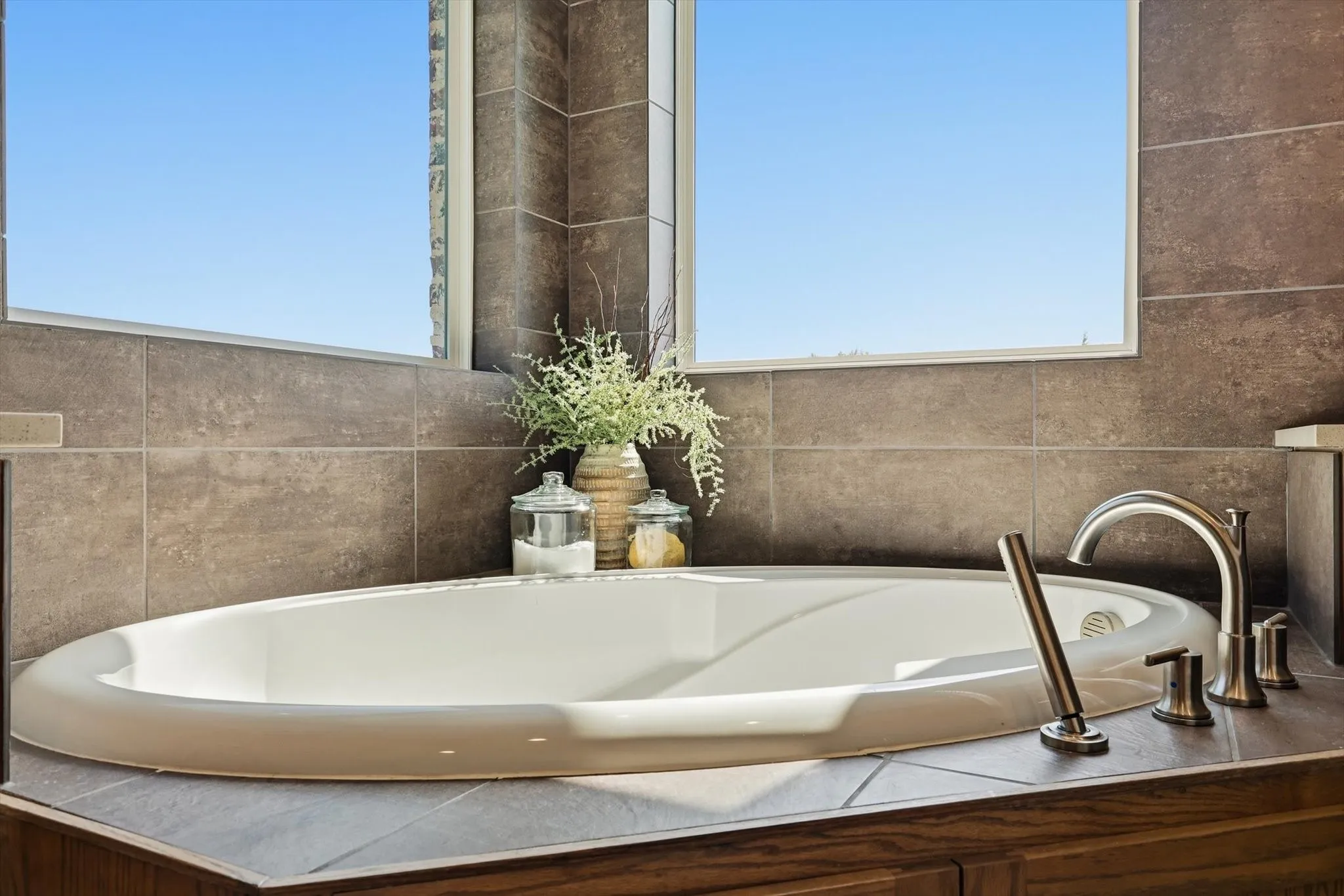  72" soaker tub with separate handheld sprayer