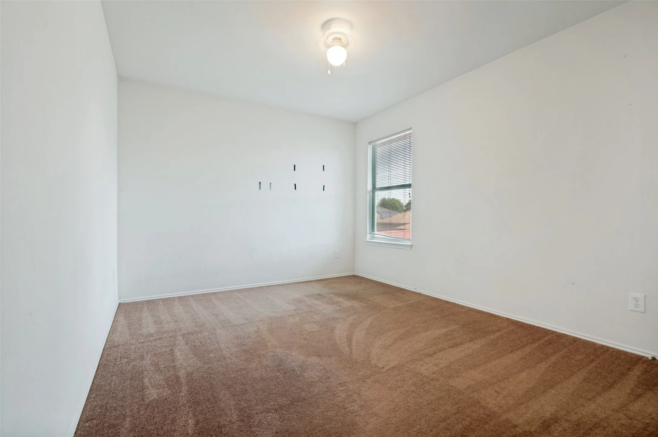 Single Family Residence For Sale in Dallas County , 1212 Rio Bravo Drive, De Soto, Texas 75115, 5 Bedroom, 4 Bathroom, 2 Garage spaces, 2,572 Sqft, built in 2002, mls#21345851, Real Estate Agent in De Soto, Homes For Sale in Dallas county, Homes For Sale in De Soto, Realtor in De Soto Texas, Real Estate Brokerage Independent Realty Texas, Luminita Cordes Realtor