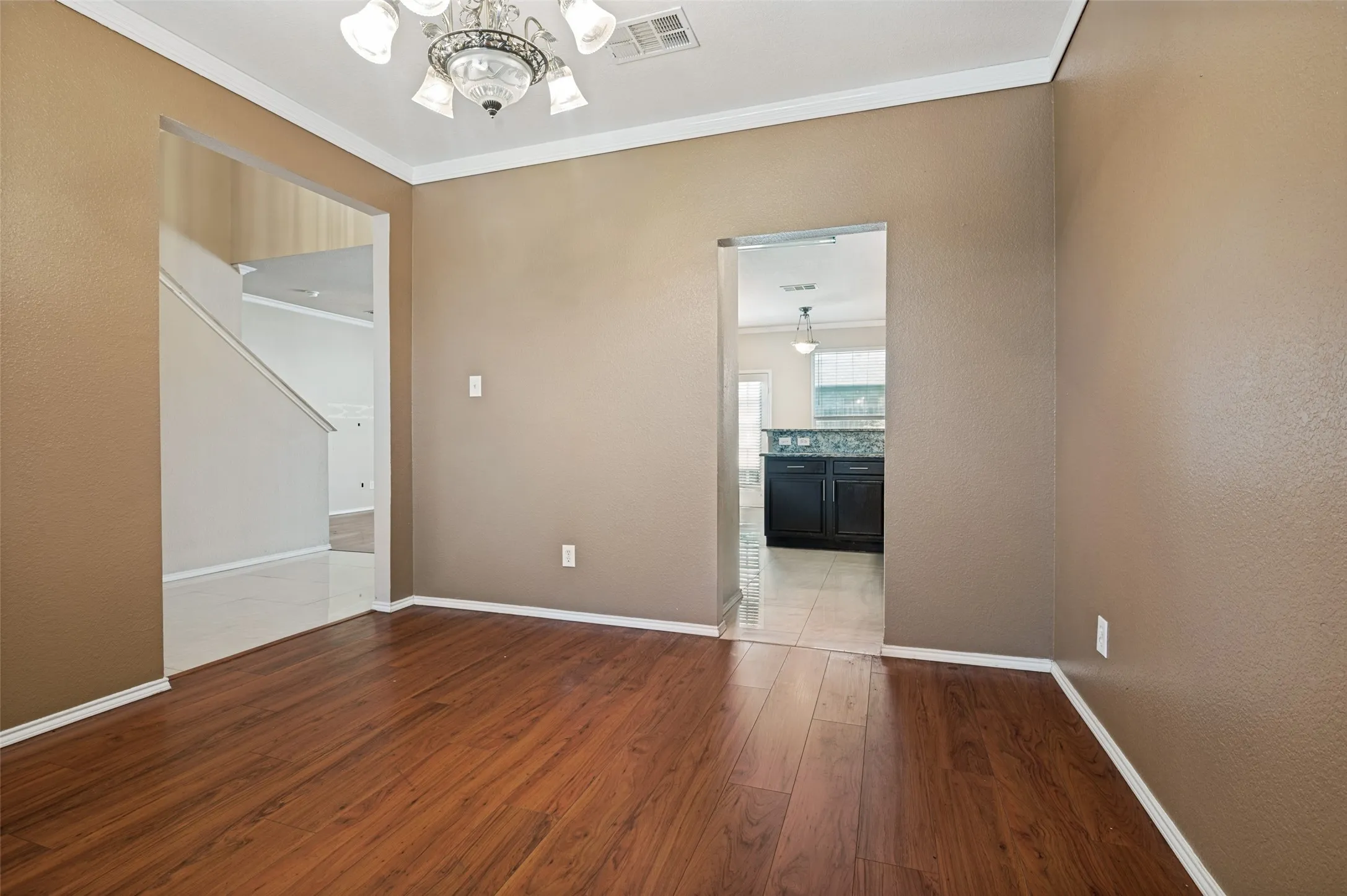 Single Family Residence For Sale in Dallas County , 1212 Rio Bravo Drive, De Soto, Texas 75115, 5 Bedroom, 4 Bathroom, 2 Garage spaces, 2,572 Sqft, built in 2002, mls#21345851, Real Estate Agent in De Soto, Homes For Sale in Dallas county, Homes For Sale in De Soto, Realtor in De Soto Texas, Real Estate Brokerage Independent Realty Texas, Luminita Cordes Realtor