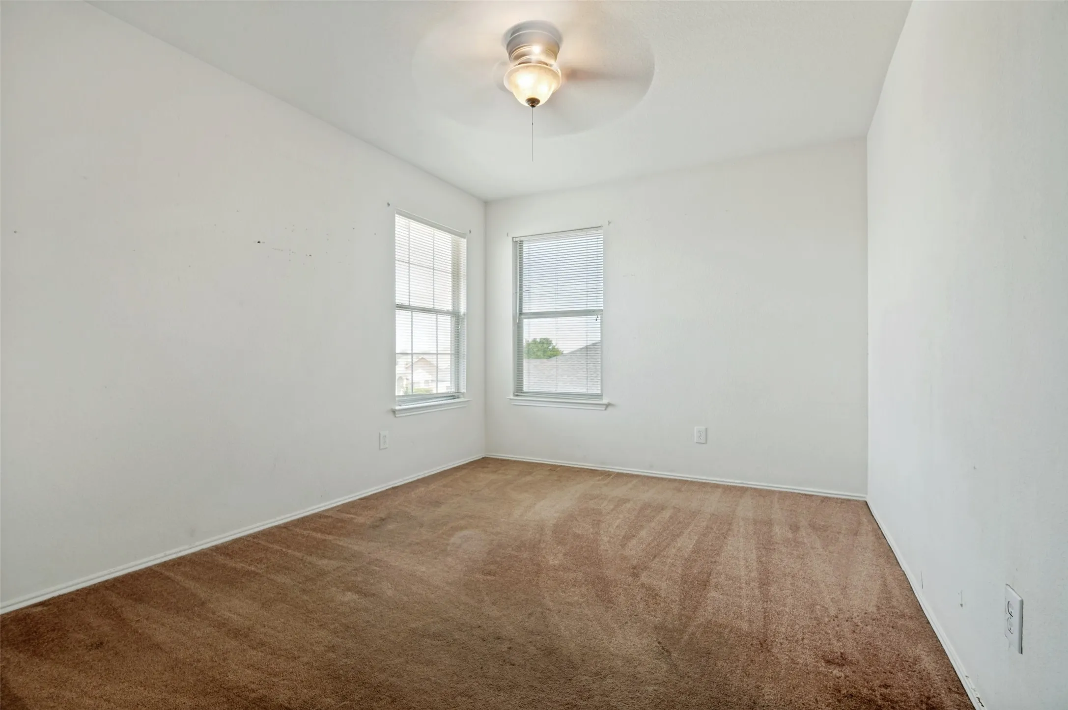 Single Family Residence For Sale in Dallas County , 1212 Rio Bravo Drive, De Soto, Texas 75115, 5 Bedroom, 4 Bathroom, 2 Garage spaces, 2,572 Sqft, built in 2002, mls#21345851, Real Estate Agent in De Soto, Homes For Sale in Dallas county, Homes For Sale in De Soto, Realtor in De Soto Texas, Real Estate Brokerage Independent Realty Texas, Luminita Cordes Realtor