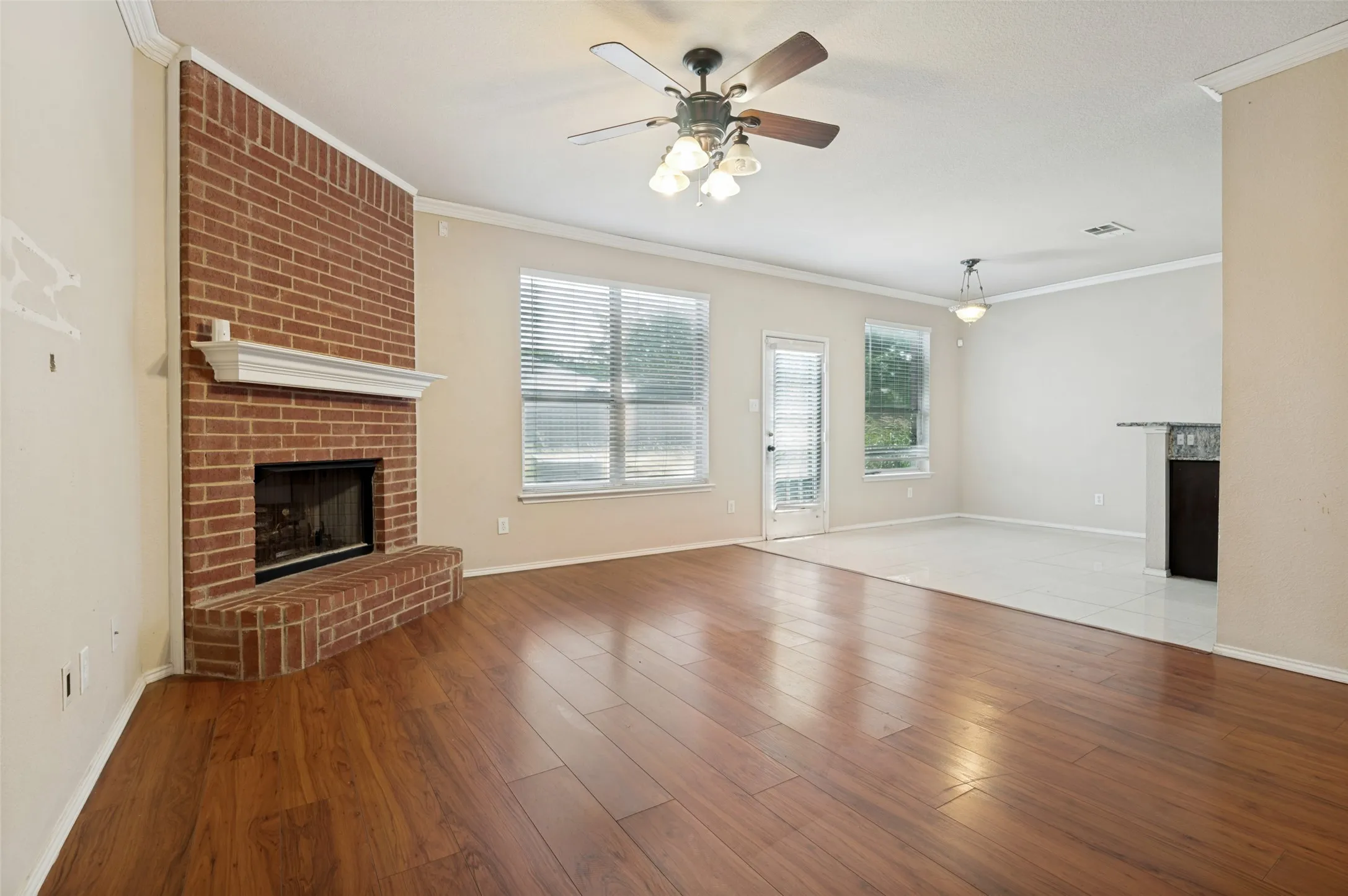 Single Family Residence For Sale in Dallas County , 1212 Rio Bravo Drive, De Soto, Texas 75115, 5 Bedroom, 4 Bathroom, 2 Garage spaces, 2,572 Sqft, built in 2002, mls#21345851, Real Estate Agent in De Soto, Homes For Sale in Dallas county, Homes For Sale in De Soto, Realtor in De Soto Texas, Real Estate Brokerage Independent Realty Texas, Luminita Cordes Realtor