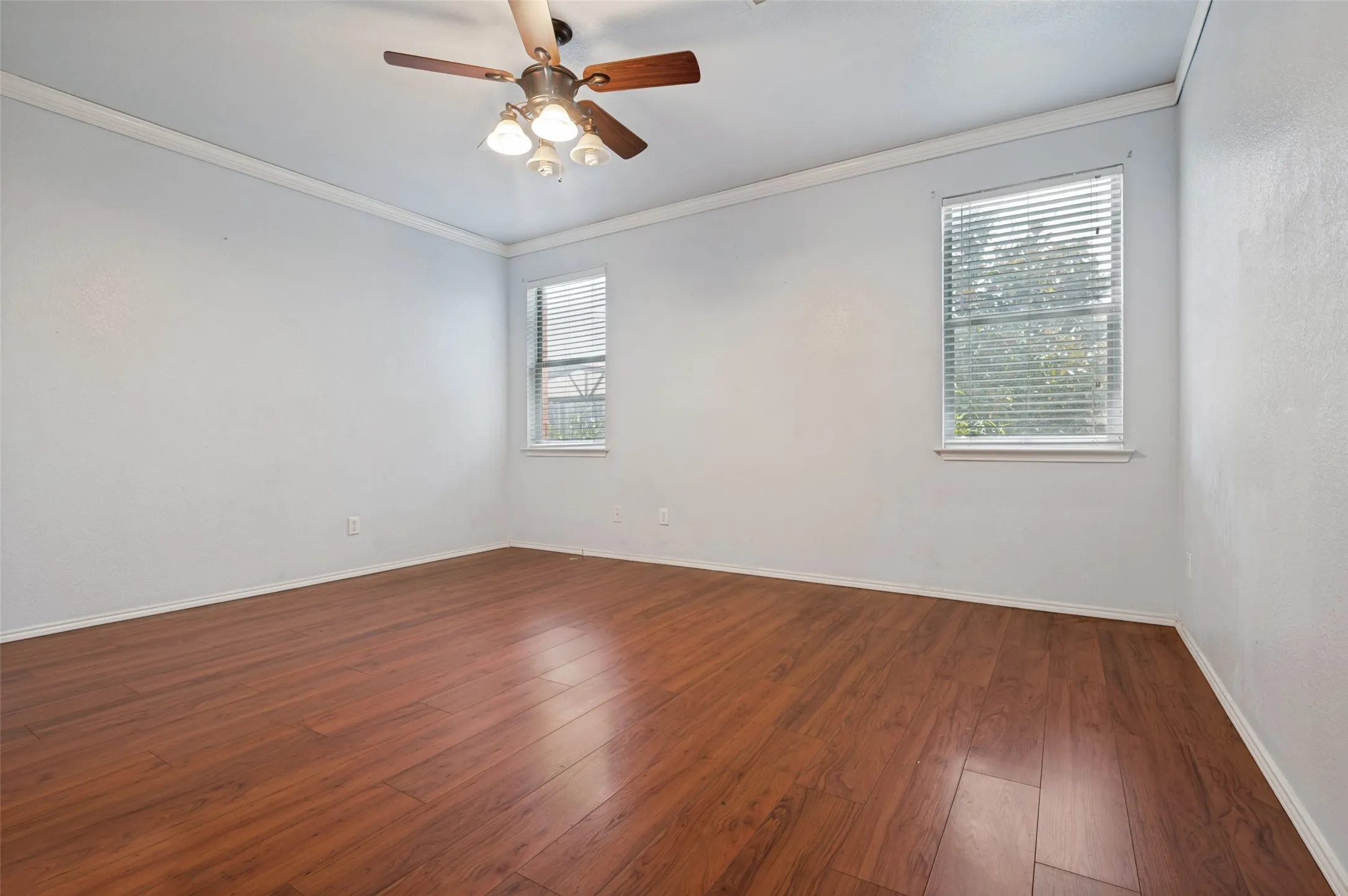 Single Family Residence For Sale in Dallas County , 1212 Rio Bravo Drive, De Soto, Texas 75115, 5 Bedroom, 4 Bathroom, 2 Garage spaces, 2,572 Sqft, built in 2002, mls#21345851, Real Estate Agent in De Soto, Homes For Sale in Dallas county, Homes For Sale in De Soto, Realtor in De Soto Texas, Real Estate Brokerage Independent Realty Texas, Luminita Cordes Realtor