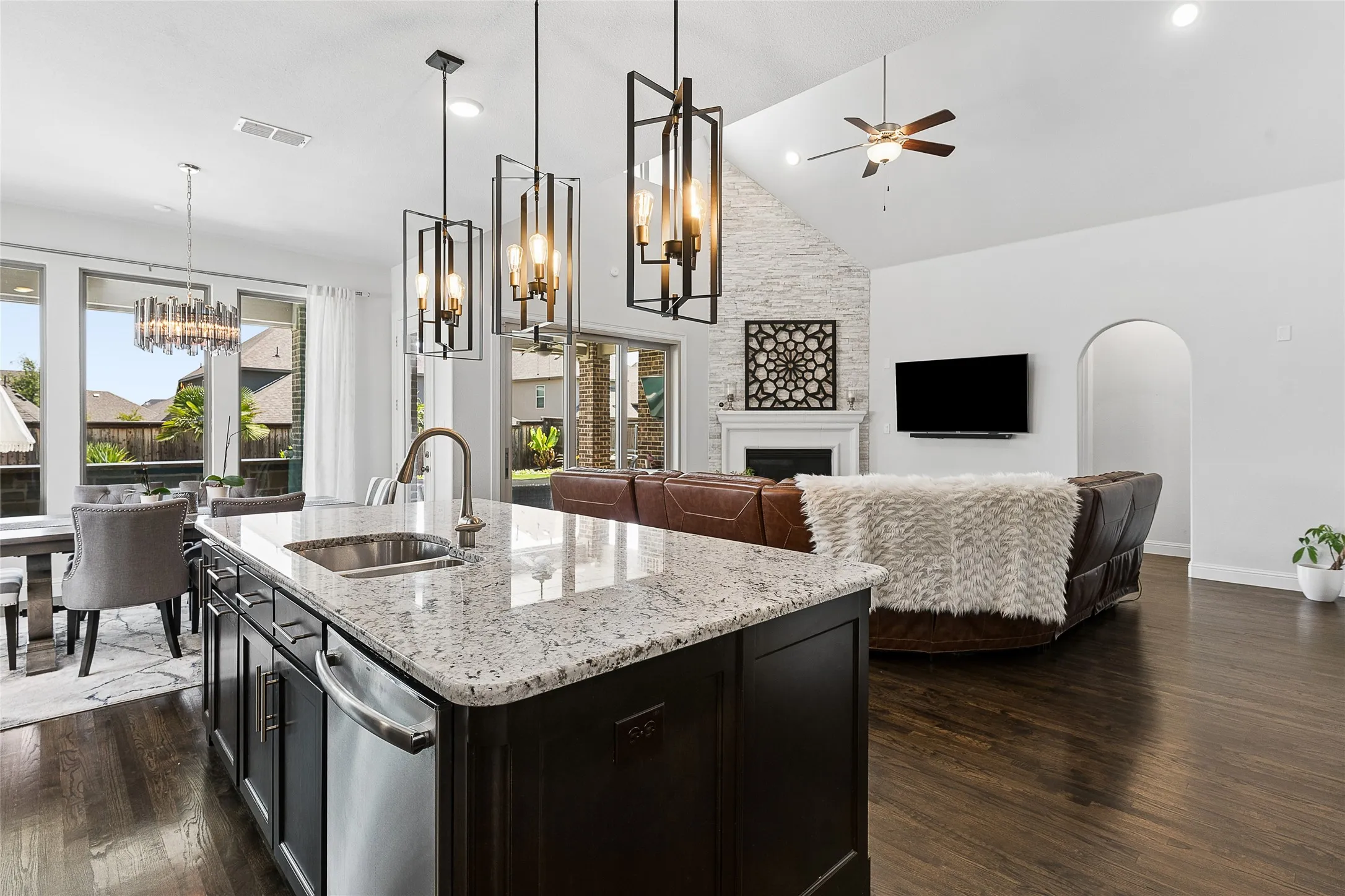 Single Family Residence For Sale in Collin County , 771 Dover Drive, Prosper, Texas 75078, 4 Bedroom, 5 Bathroom, 3 Garage spaces, 3,382 Sqft, built in 2018, mls#21345279, Real Estate Agent in Prosper, Homes For Sale in Collin county, Homes For Sale in Prosper, Realtor in Prosper Texas, Real Estate Brokerage Independent Realty Texas, Luminita Cordes Realtor