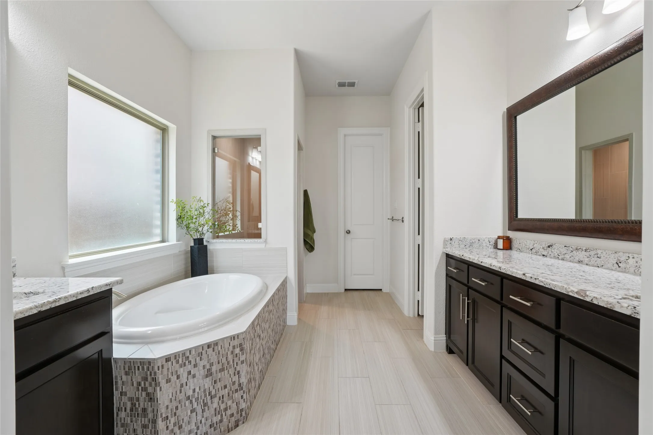 Single Family Residence For Sale in Collin County , 771 Dover Drive, Prosper, Texas 75078, 4 Bedroom, 5 Bathroom, 3 Garage spaces, 3,382 Sqft, built in 2018, mls#21345279, Real Estate Agent in Prosper, Homes For Sale in Collin county, Homes For Sale in Prosper, Realtor in Prosper Texas, Real Estate Brokerage Independent Realty Texas, Luminita Cordes Realtor