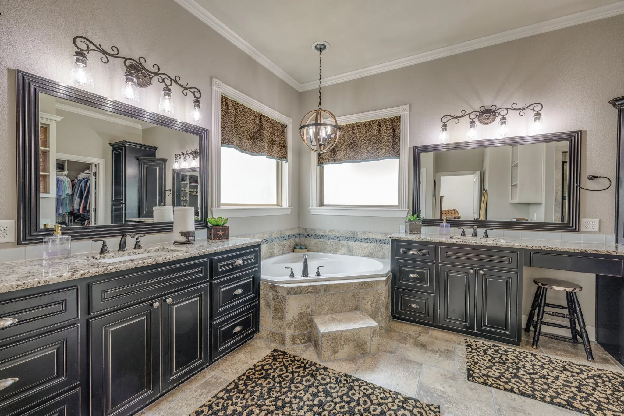 Single Family Residence For Sale in Taylor County , 1126 Iberis Road S, Tuscola, Texas 79562, 5 Bedroom, 4 Bathroom, 3 Garage spaces, 4,701 Sqft, built in 2013, mls#21346221, Real Estate Agent in Tuscola, Homes For Sale in Taylor county, Homes For Sale in Tuscola, Realtor in Tuscola Texas, Real Estate Brokerage Independent Realty Texas, Luminita Cordes Realtor