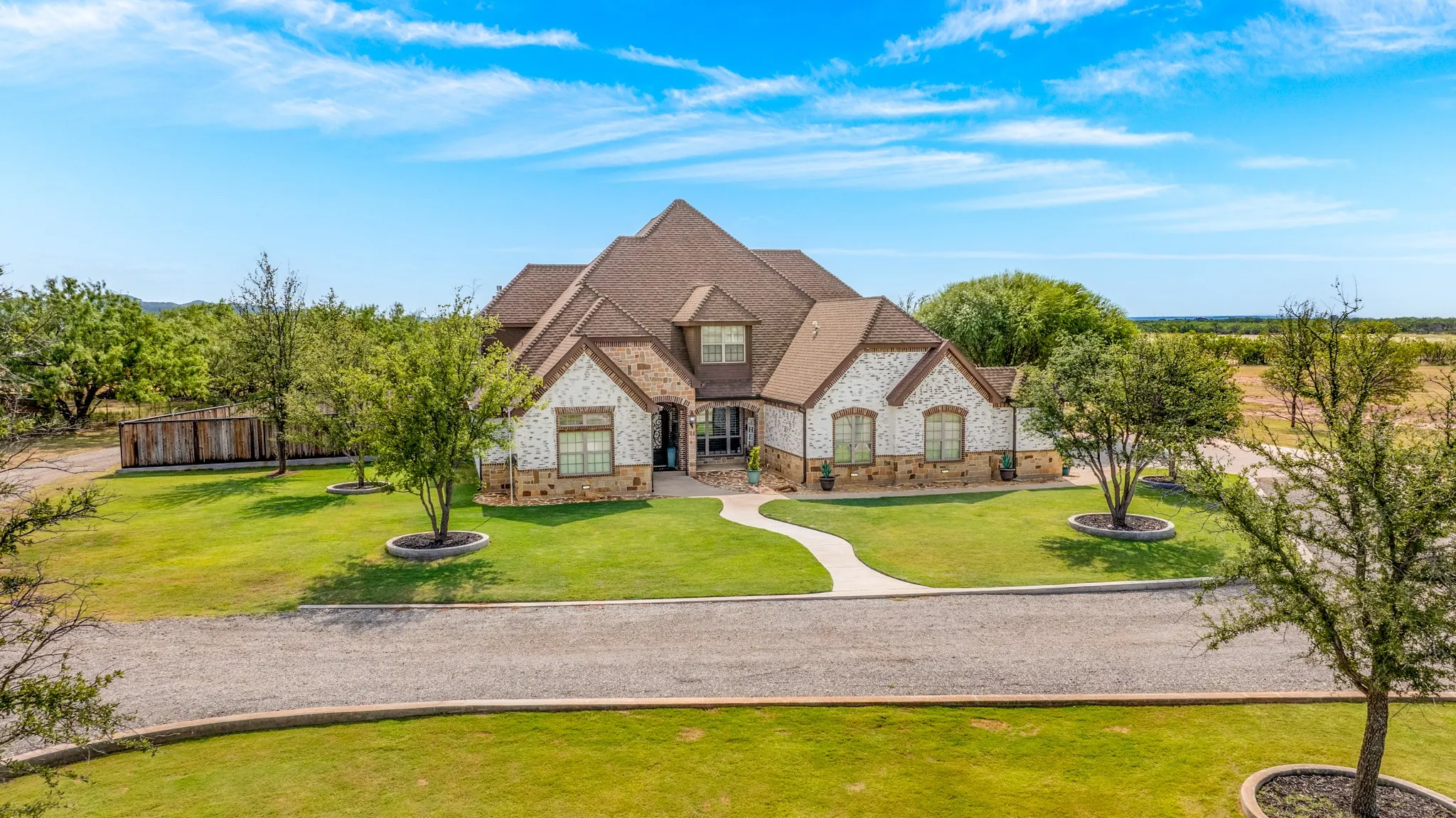 Single Family Residence For Sale in Taylor County , 1126 Iberis Road S, Tuscola, Texas 79562, 5 Bedroom, 4 Bathroom, 3 Garage spaces, 4,701 Sqft, built in 2013, mls#21346221, Real Estate Agent in Tuscola, Homes For Sale in Taylor county, Homes For Sale in Tuscola, Realtor in Tuscola Texas, Real Estate Brokerage Independent Realty Texas, Luminita Cordes Realtor