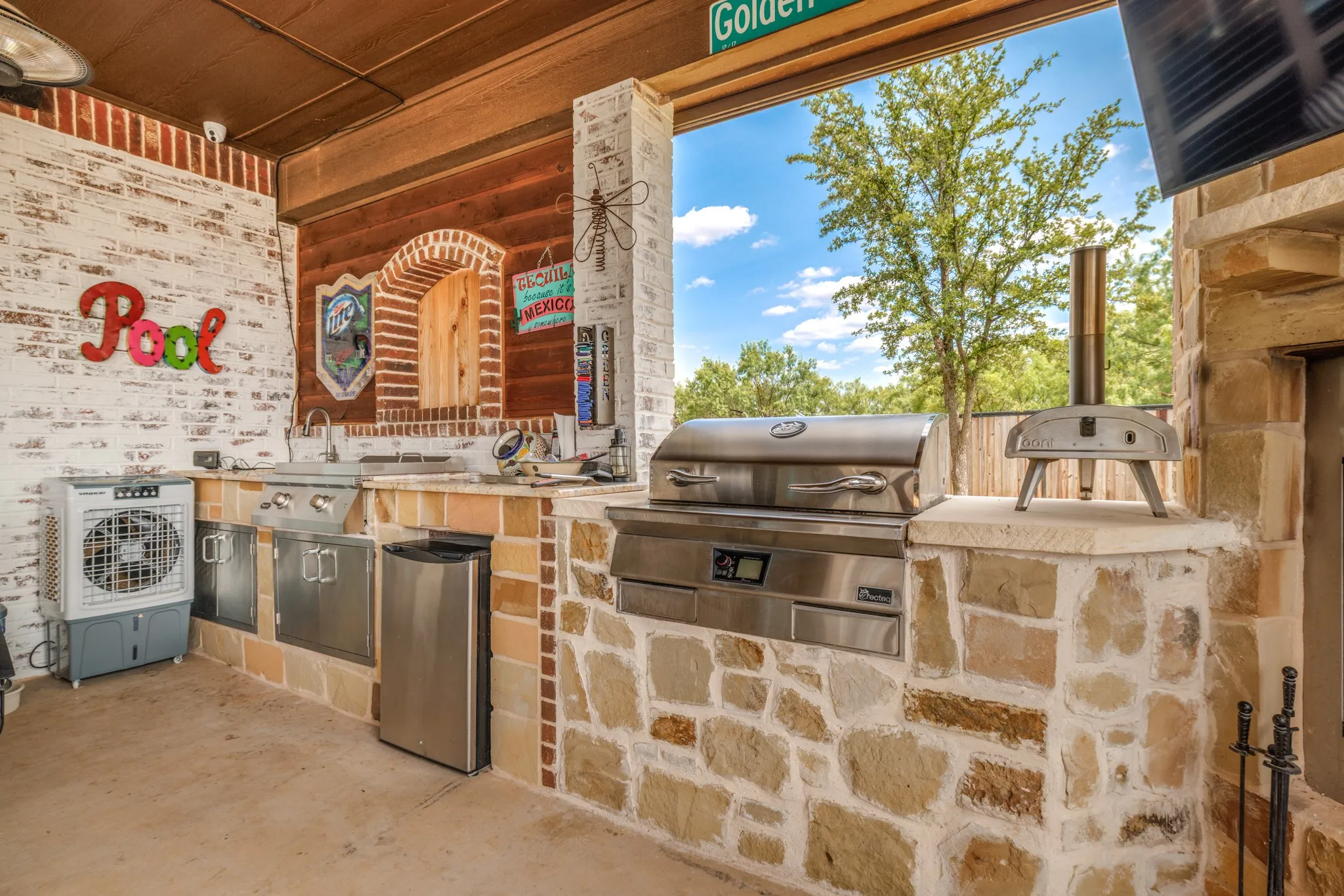 Single Family Residence For Sale in Taylor County , 1126 Iberis Road S, Tuscola, Texas 79562, 5 Bedroom, 4 Bathroom, 3 Garage spaces, 4,701 Sqft, built in 2013, mls#21346221, Real Estate Agent in Tuscola, Homes For Sale in Taylor county, Homes For Sale in Tuscola, Realtor in Tuscola Texas, Real Estate Brokerage Independent Realty Texas, Luminita Cordes Realtor
