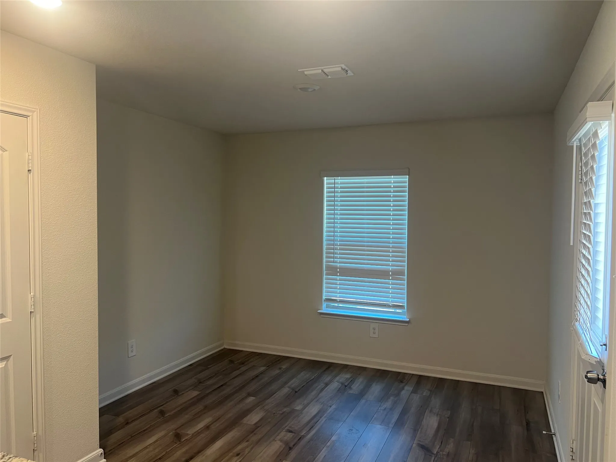 Single Family Residence For Rent in Kaufman County , 3005 Boran Drive, Forney, Texas 75126, 3 Bedroom, 2 Bathroom, 2 Garage spaces, 1,643 Sqft, built in 2021, mls#21346222, Real Estate Agent in Forney, Homes For Rent in Kaufman county, Homes For Rent in Forney, Realtor in Forney Texas, Real Estate Brokerage Independent Realty Texas, Luminita Cordes Realtor