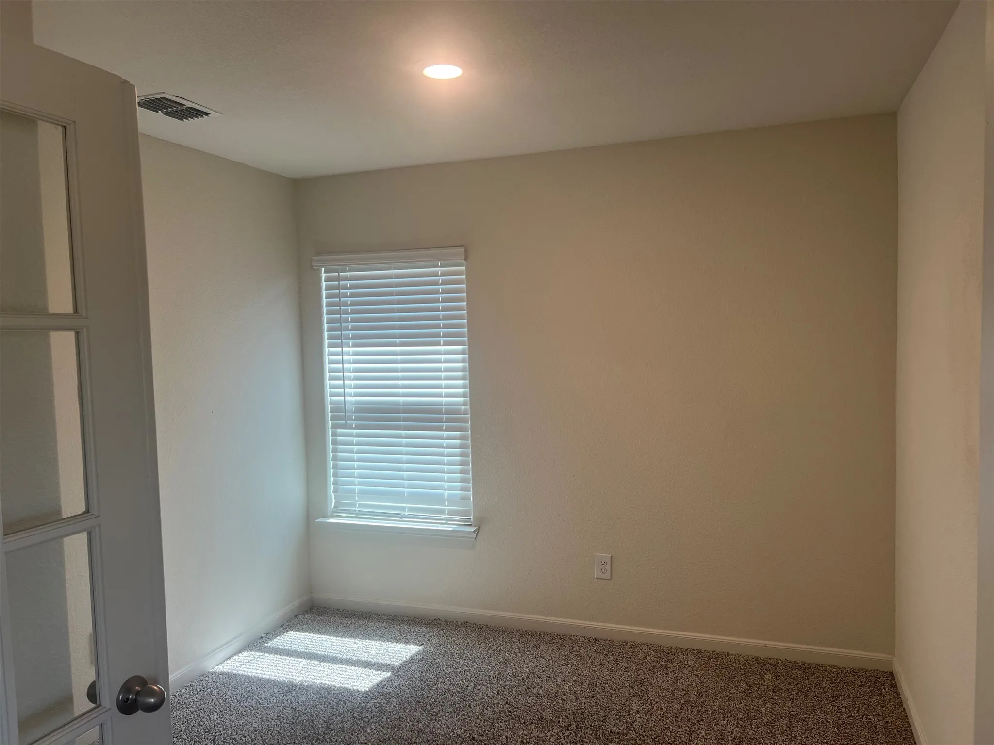 Single Family Residence For Rent in Kaufman County , 3005 Boran Drive, Forney, Texas 75126, 3 Bedroom, 2 Bathroom, 2 Garage spaces, 1,643 Sqft, built in 2021, mls#21346222, Real Estate Agent in Forney, Homes For Rent in Kaufman county, Homes For Rent in Forney, Realtor in Forney Texas, Real Estate Brokerage Independent Realty Texas, Luminita Cordes Realtor