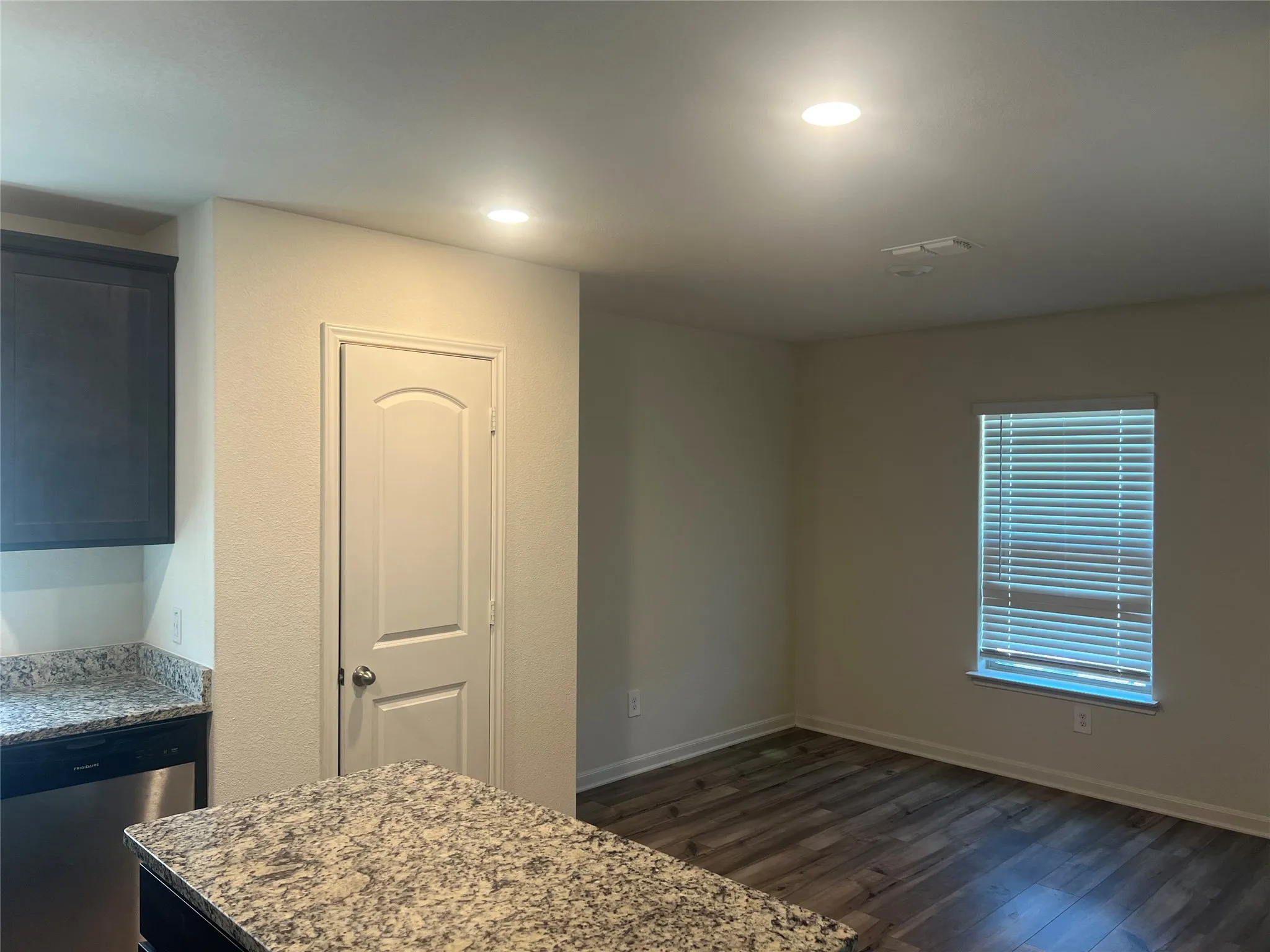 Single Family Residence For Rent in Kaufman County , 3005 Boran Drive, Forney, Texas 75126, 3 Bedroom, 2 Bathroom, 2 Garage spaces, 1,643 Sqft, built in 2021, mls#21346222, Real Estate Agent in Forney, Homes For Rent in Kaufman county, Homes For Rent in Forney, Realtor in Forney Texas, Real Estate Brokerage Independent Realty Texas, Luminita Cordes Realtor