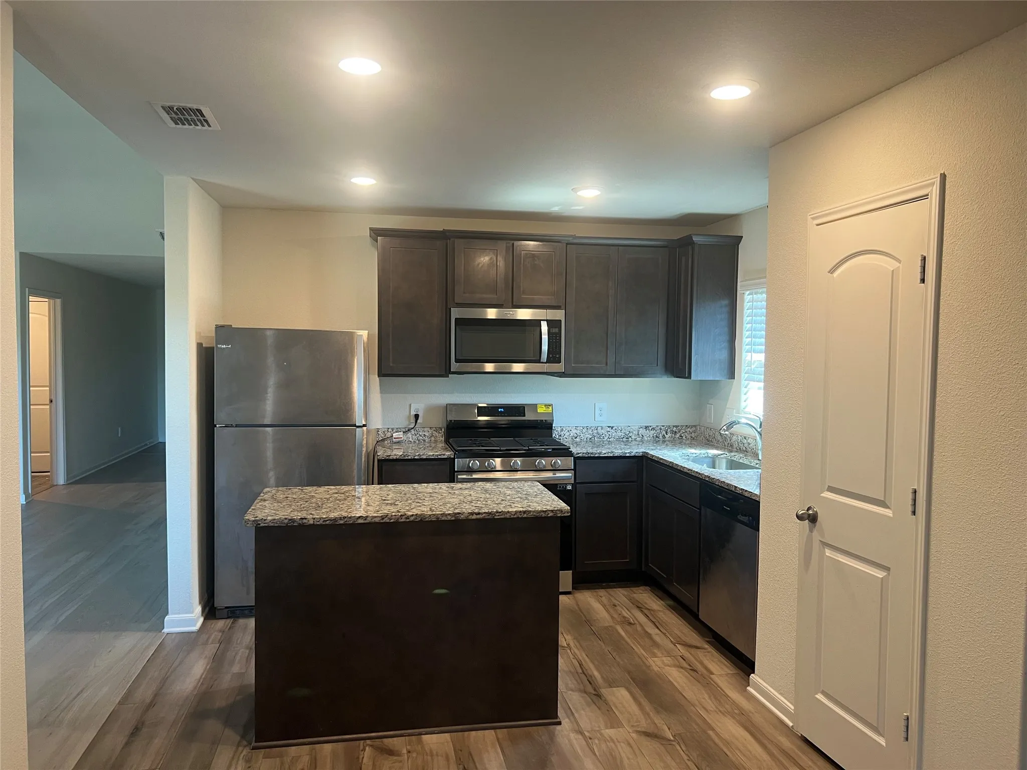 Single Family Residence For Rent in Kaufman County , 3005 Boran Drive, Forney, Texas 75126, 3 Bedroom, 2 Bathroom, 2 Garage spaces, 1,643 Sqft, built in 2021, mls#21346222, Real Estate Agent in Forney, Homes For Rent in Kaufman county, Homes For Rent in Forney, Realtor in Forney Texas, Real Estate Brokerage Independent Realty Texas, Luminita Cordes Realtor