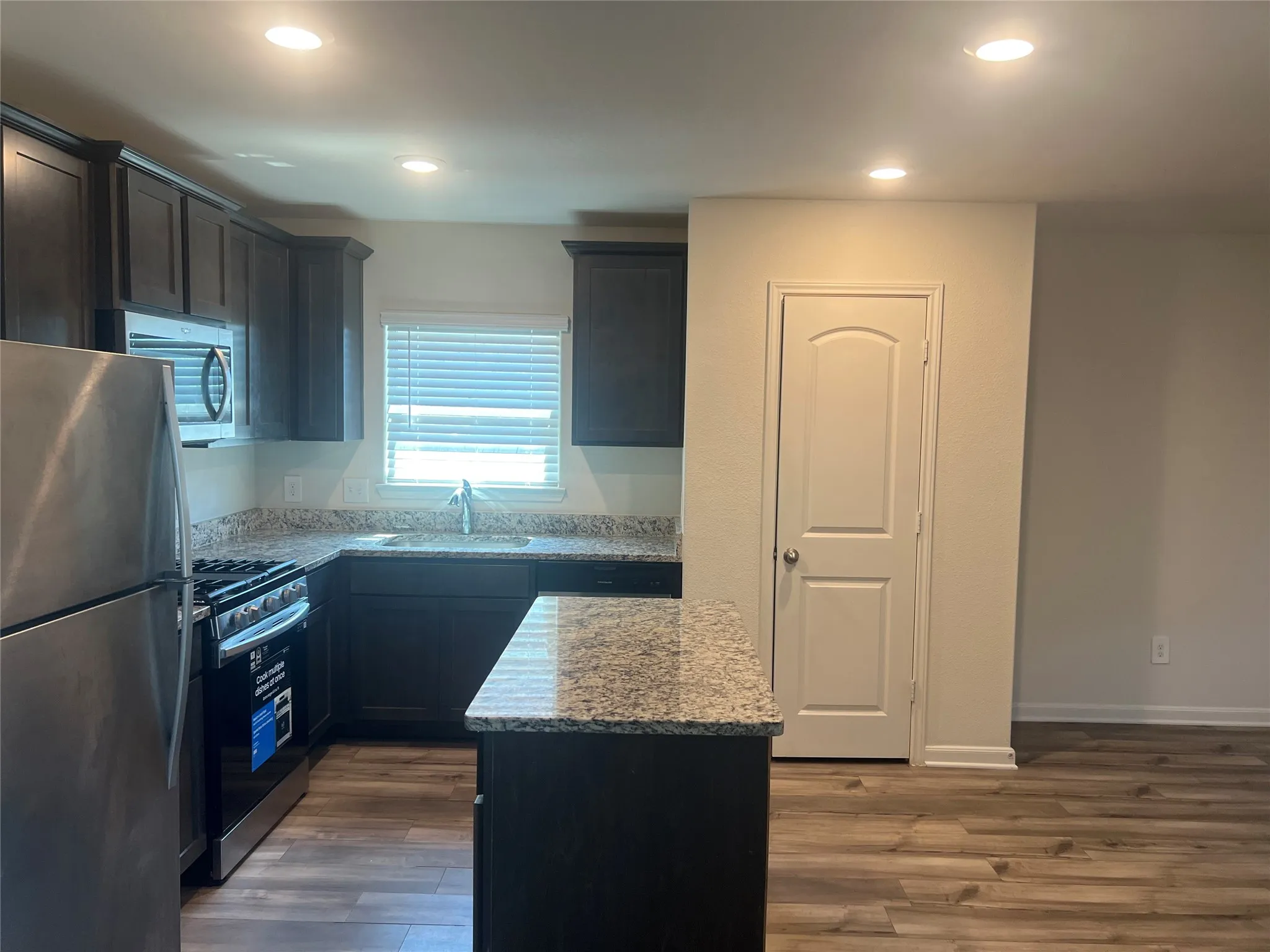 Single Family Residence For Rent in Kaufman County , 3005 Boran Drive, Forney, Texas 75126, 3 Bedroom, 2 Bathroom, 2 Garage spaces, 1,643 Sqft, built in 2021, mls#21346222, Real Estate Agent in Forney, Homes For Rent in Kaufman county, Homes For Rent in Forney, Realtor in Forney Texas, Real Estate Brokerage Independent Realty Texas, Luminita Cordes Realtor