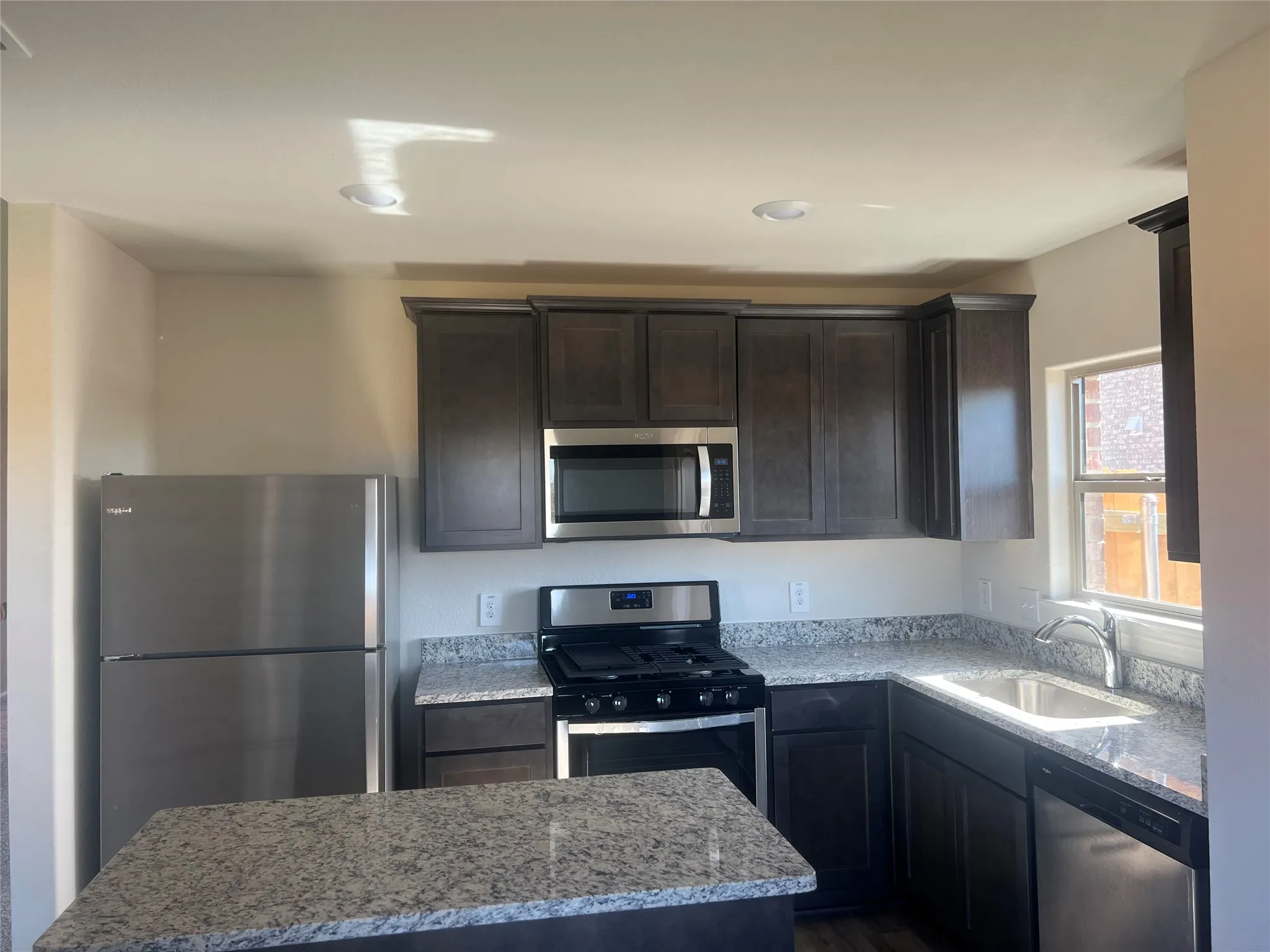 Single Family Residence For Rent in Kaufman County , 3005 Boran Drive, Forney, Texas 75126, 3 Bedroom, 2 Bathroom, 2 Garage spaces, 1,643 Sqft, built in 2021, mls#21346222, Real Estate Agent in Forney, Homes For Rent in Kaufman county, Homes For Rent in Forney, Realtor in Forney Texas, Real Estate Brokerage Independent Realty Texas, Luminita Cordes Realtor