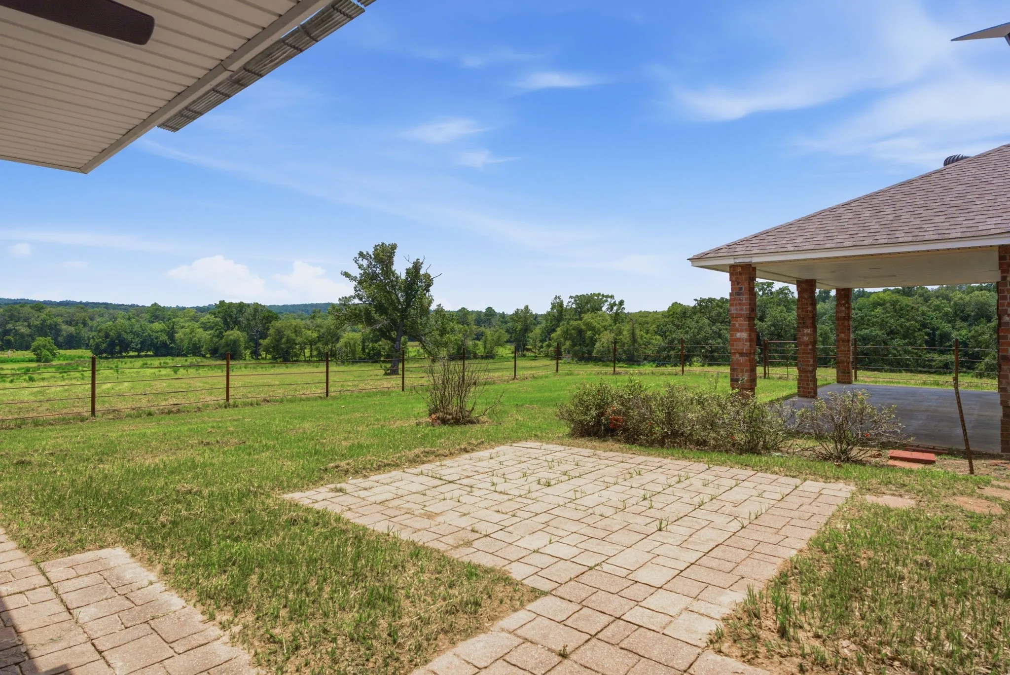 Farm For Sale in Houston County , 931 PR 5140, Grapeland, Texas 75844, 3 Bedroom, 3 Bathroom, Garage spaces, 2,025 Sqft, built in 1988, mls#21346137, Real Estate Agent in Grapeland, Homes For Sale in Houston county, Homes For Sale in Grapeland, Realtor in Grapeland Texas, Real Estate Brokerage Independent Realty Texas, Luminita Cordes Realtor