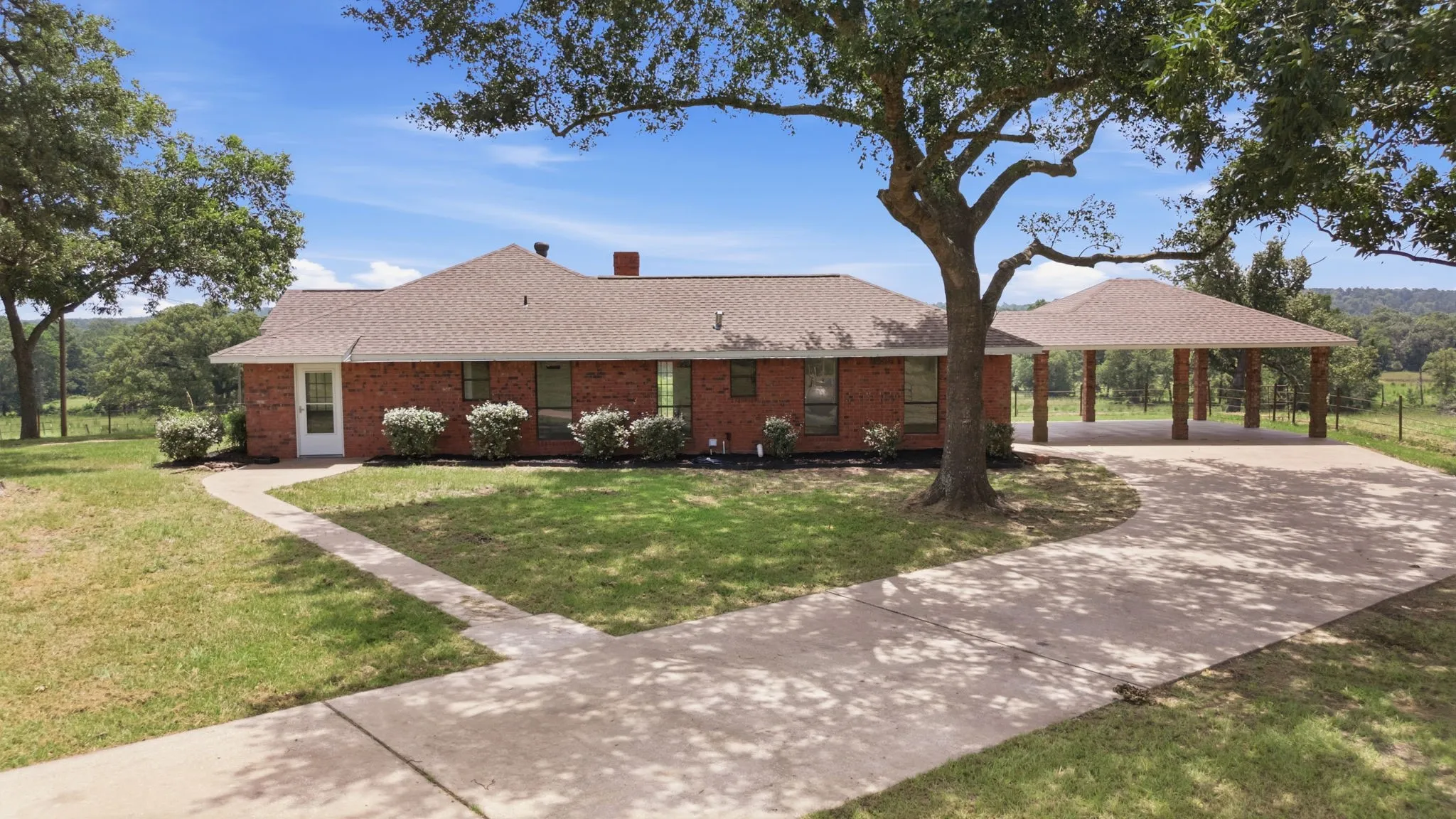 Farm For Sale in Houston County , 931 PR 5140, Grapeland, Texas 75844, 3 Bedroom, 3 Bathroom, Garage spaces, 2,025 Sqft, built in 1988, mls#21346137, Real Estate Agent in Grapeland, Homes For Sale in Houston county, Homes For Sale in Grapeland, Realtor in Grapeland Texas, Real Estate Brokerage Independent Realty Texas, Luminita Cordes Realtor