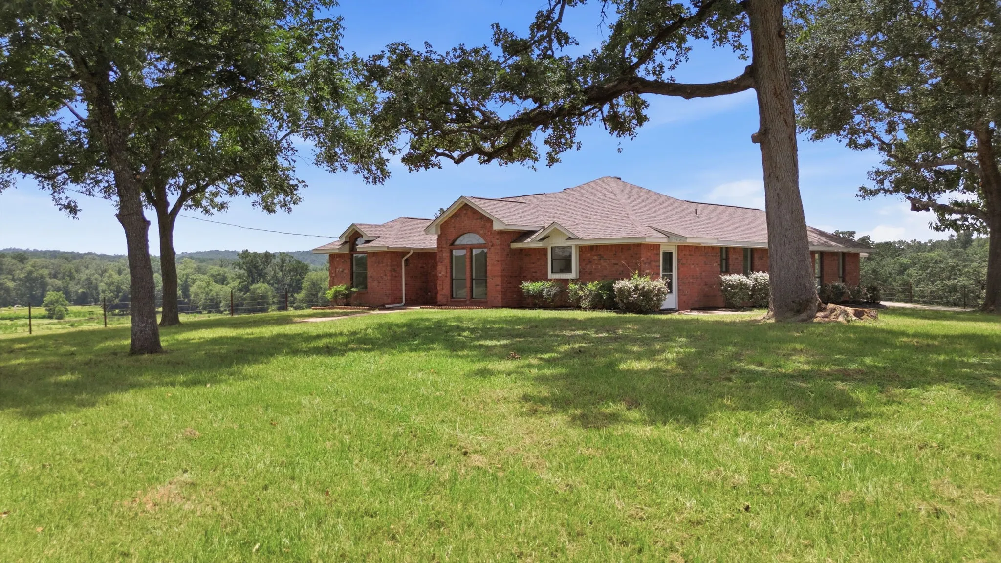Farm For Sale in Houston County , 931 PR 5140, Grapeland, Texas 75844, 3 Bedroom, 3 Bathroom, Garage spaces, 2,025 Sqft, built in 1988, mls#21346137, Real Estate Agent in Grapeland, Homes For Sale in Houston county, Homes For Sale in Grapeland, Realtor in Grapeland Texas, Real Estate Brokerage Independent Realty Texas, Luminita Cordes Realtor